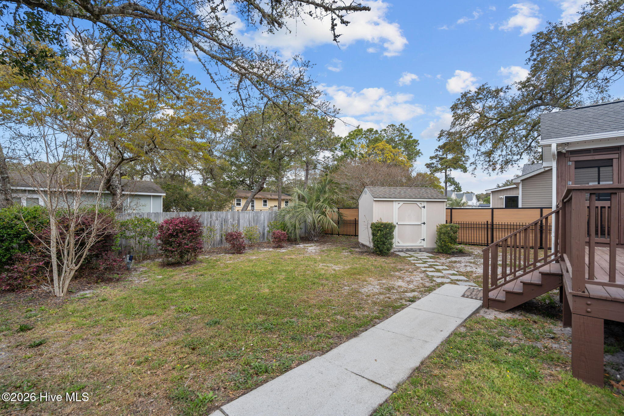 100564732 | Photo 33