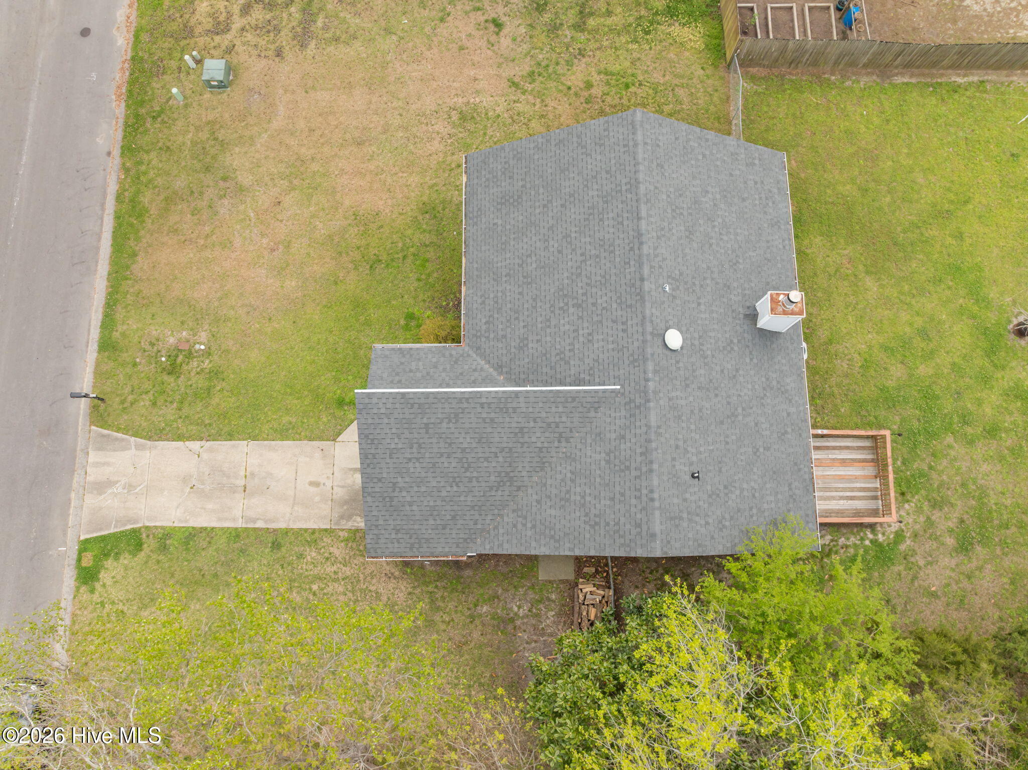 100563828 | Photo 35