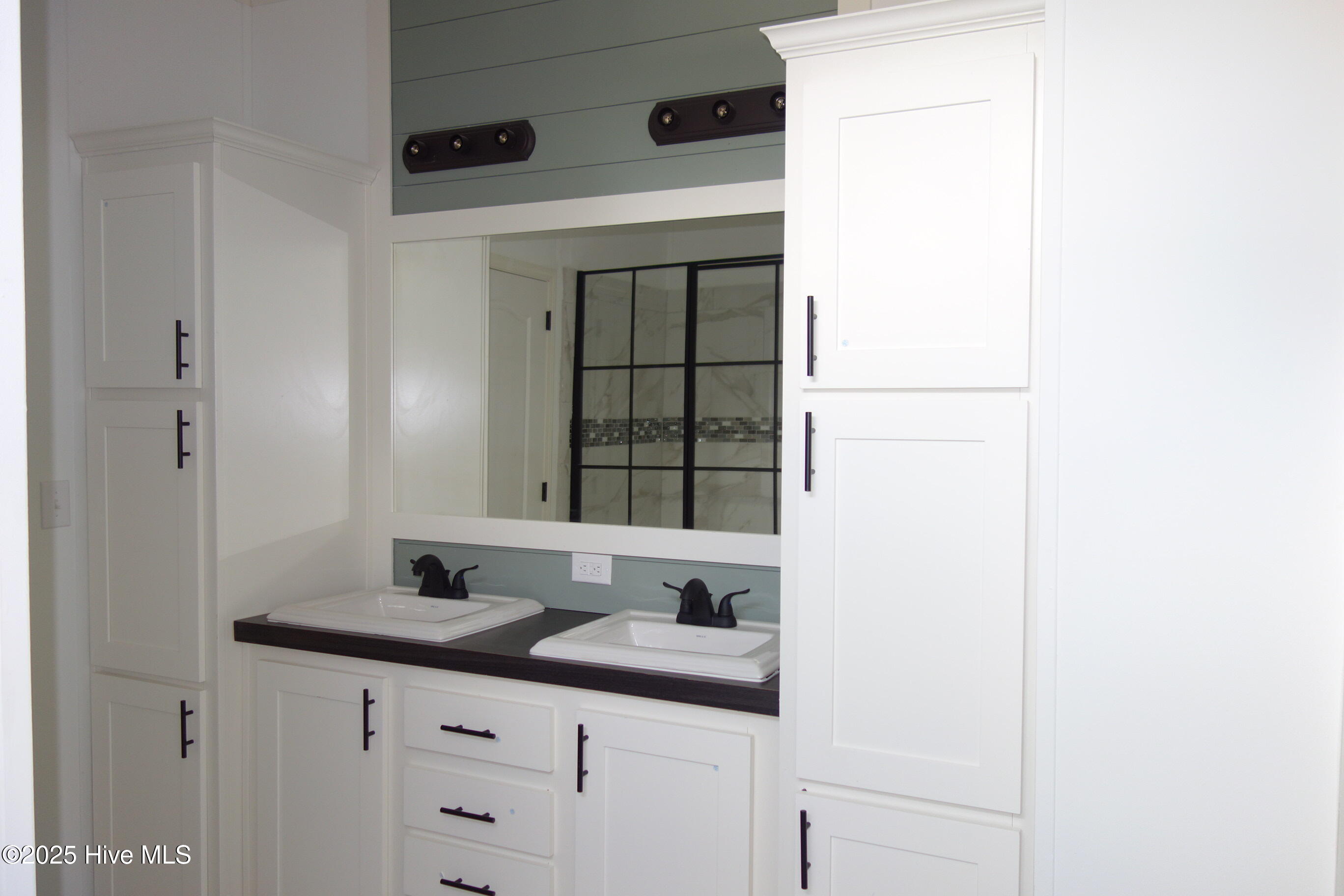 100515630 | Photo 18