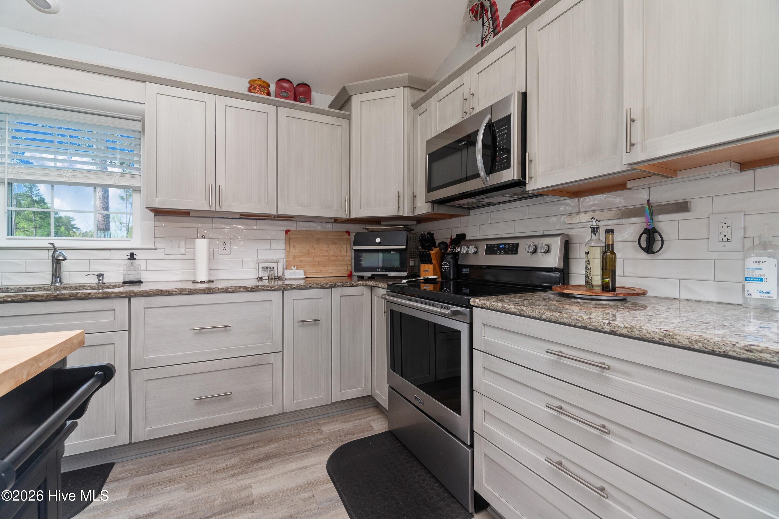 678 Weaver Camp Road,Merritt