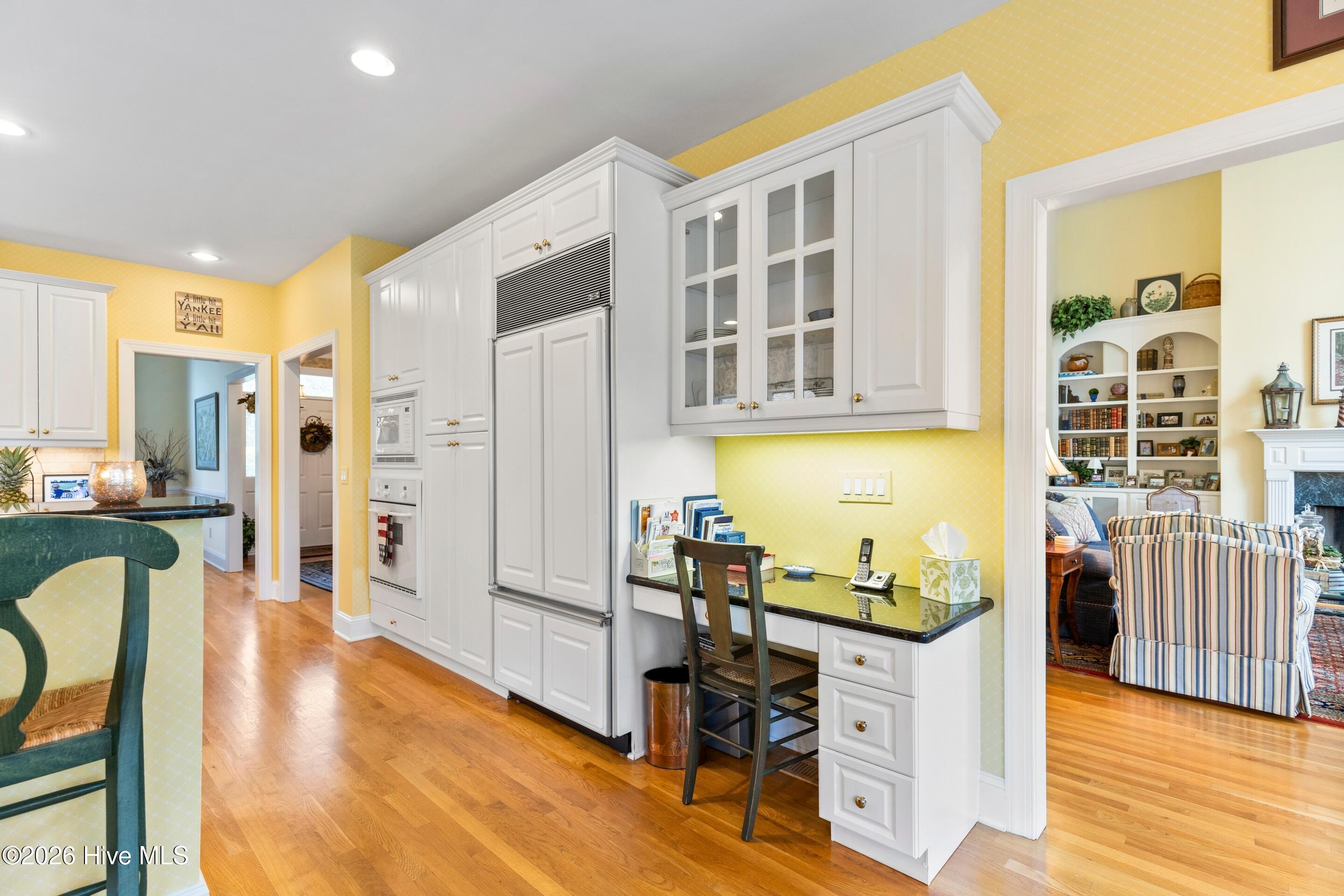 100562190 | Photo 20