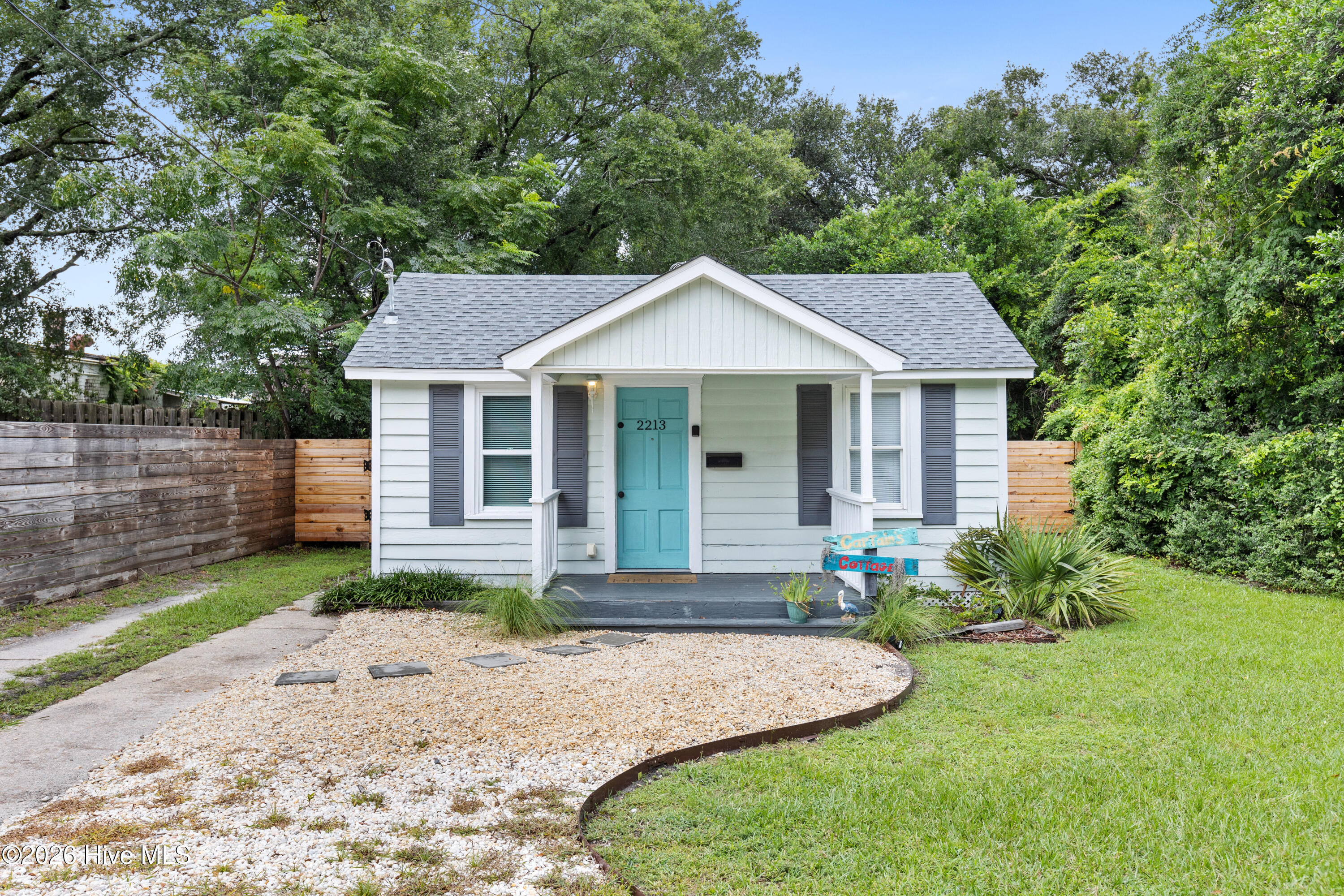 100561657 | Photo 41