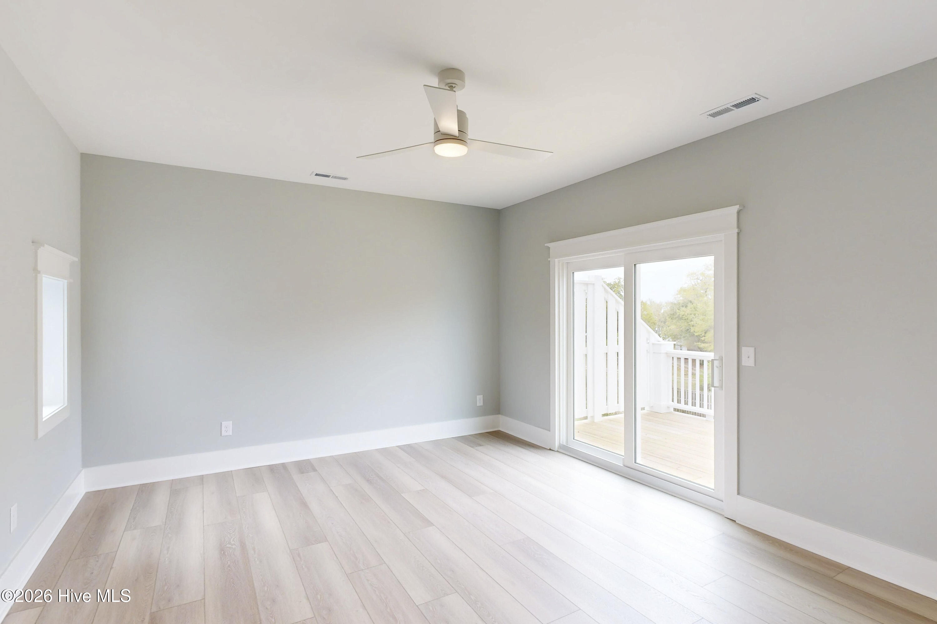 100559746 | Photo 24