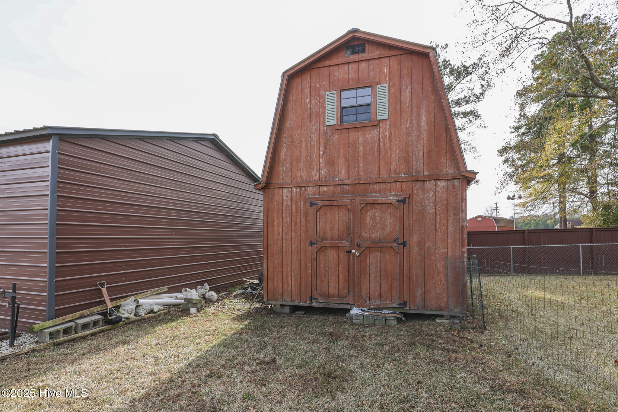 100553205 | Photo 47