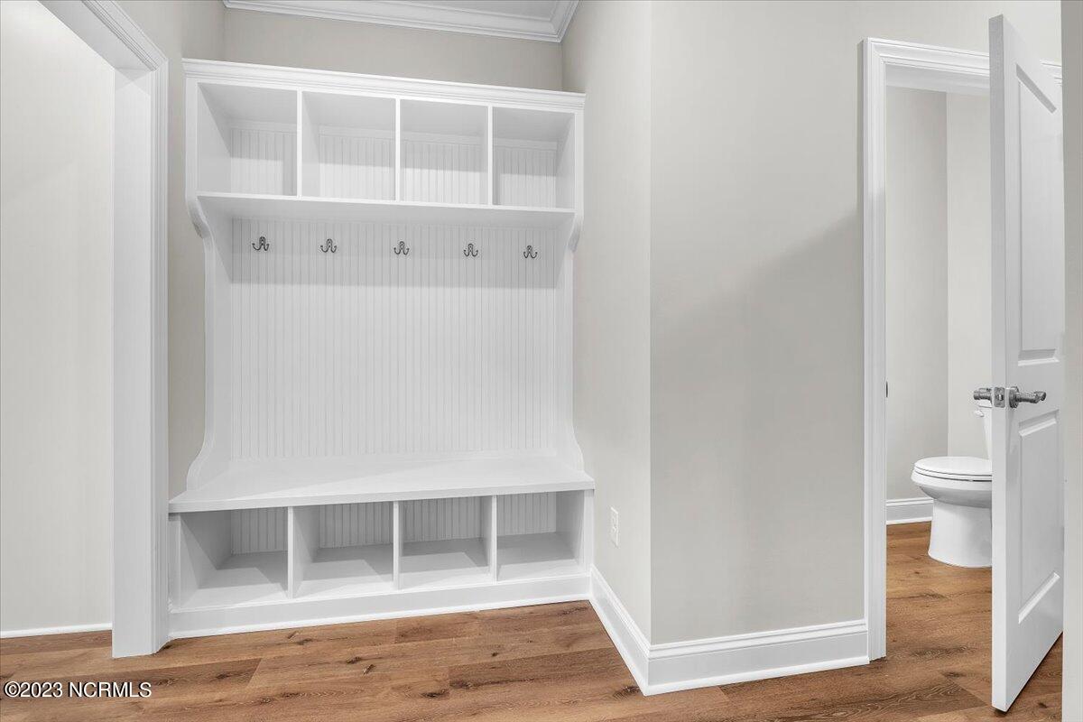 100524155 | Photo 94