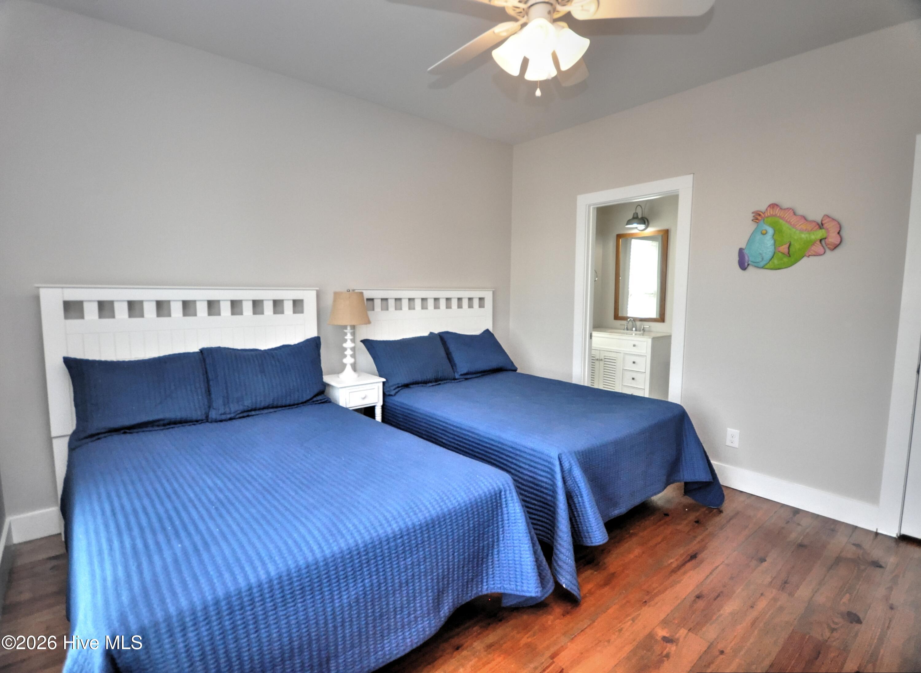 100561409 | Photo 35