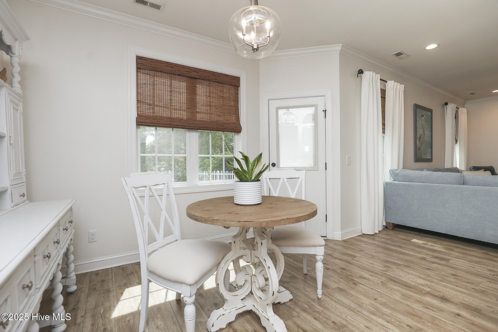 100513900 | Photo 21