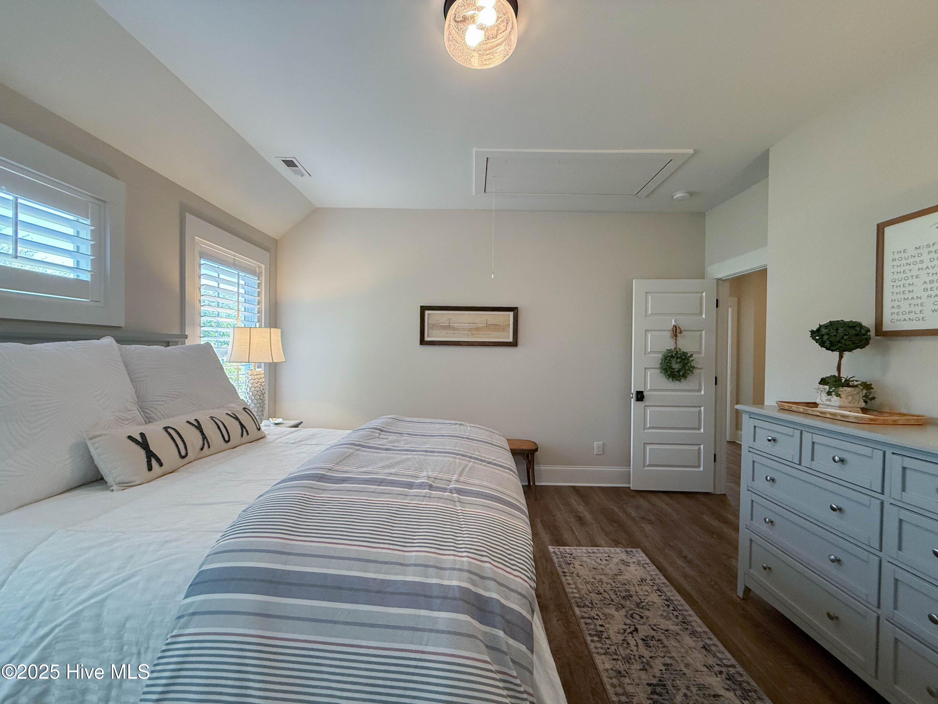 100556308 | Photo 73