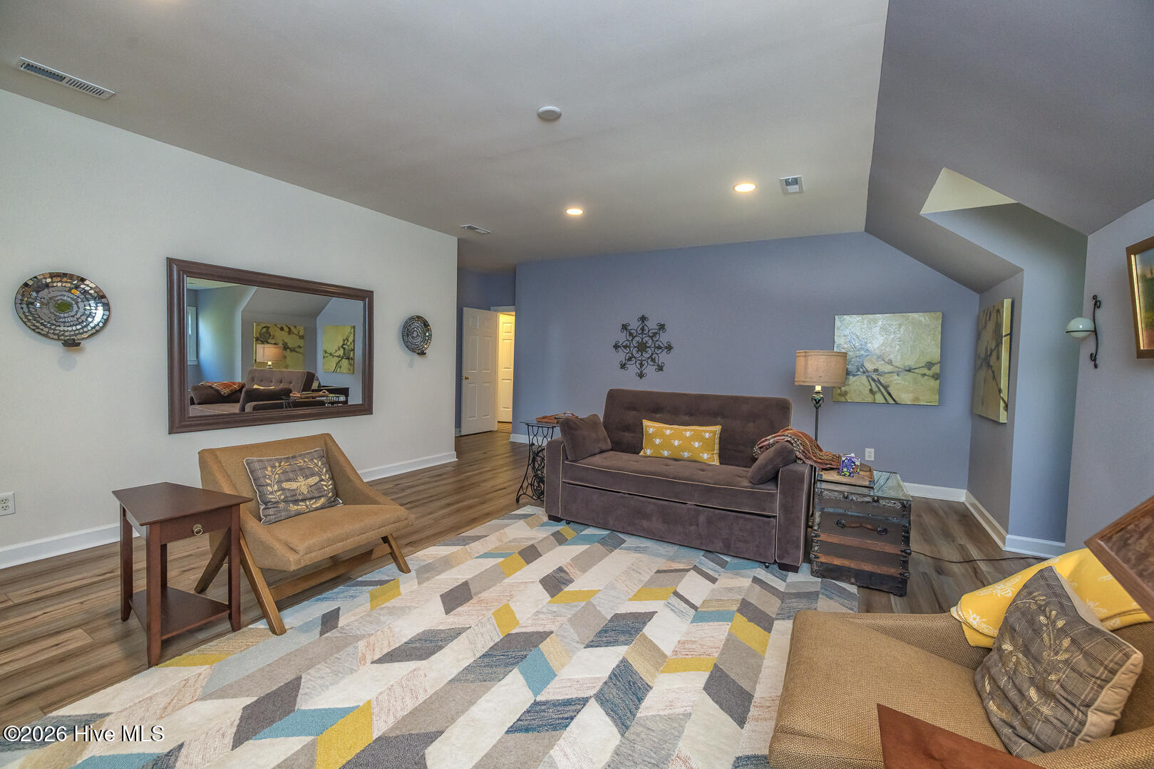 100550296 | Photo 47