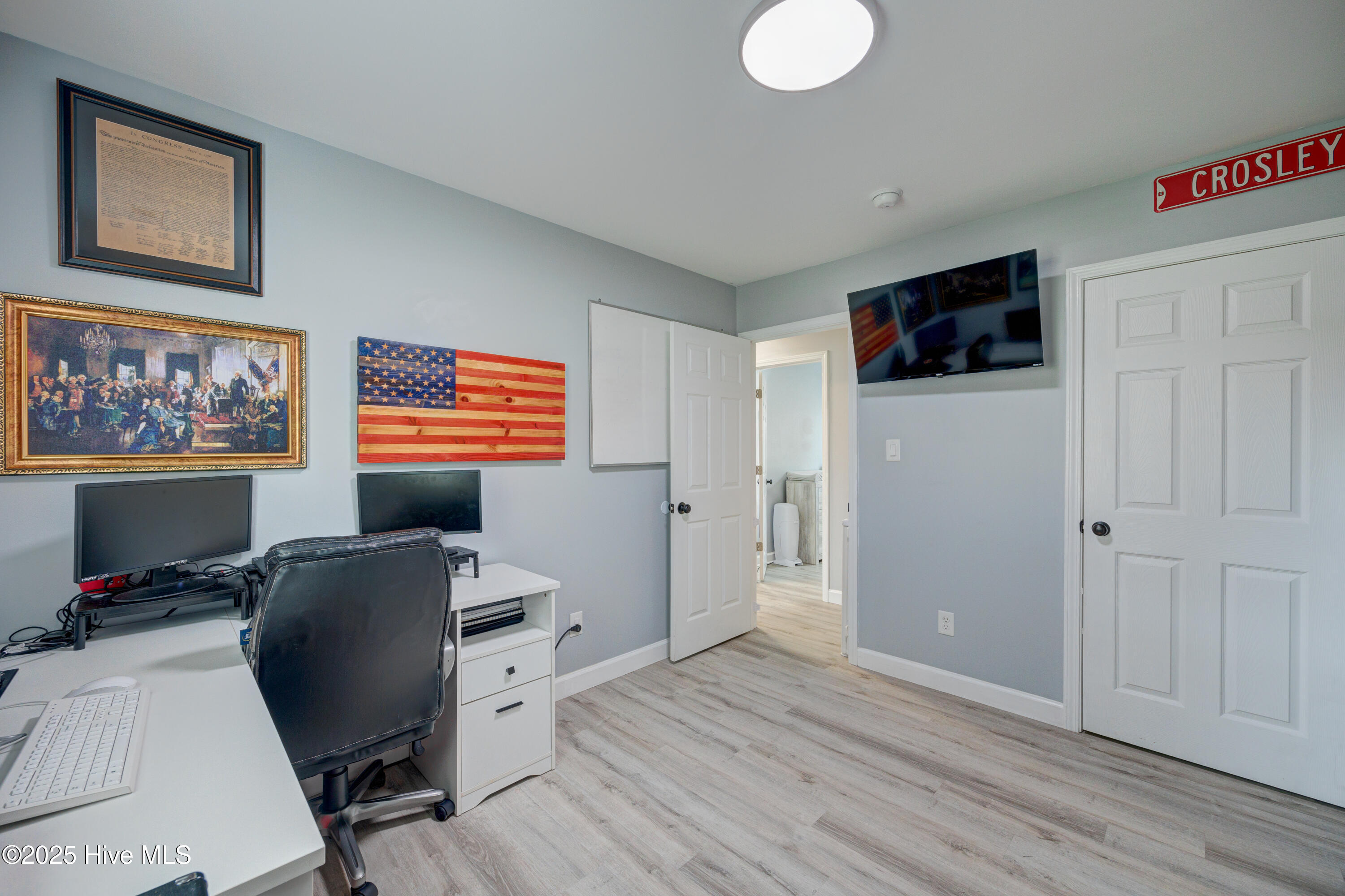 100561437 | Photo 29