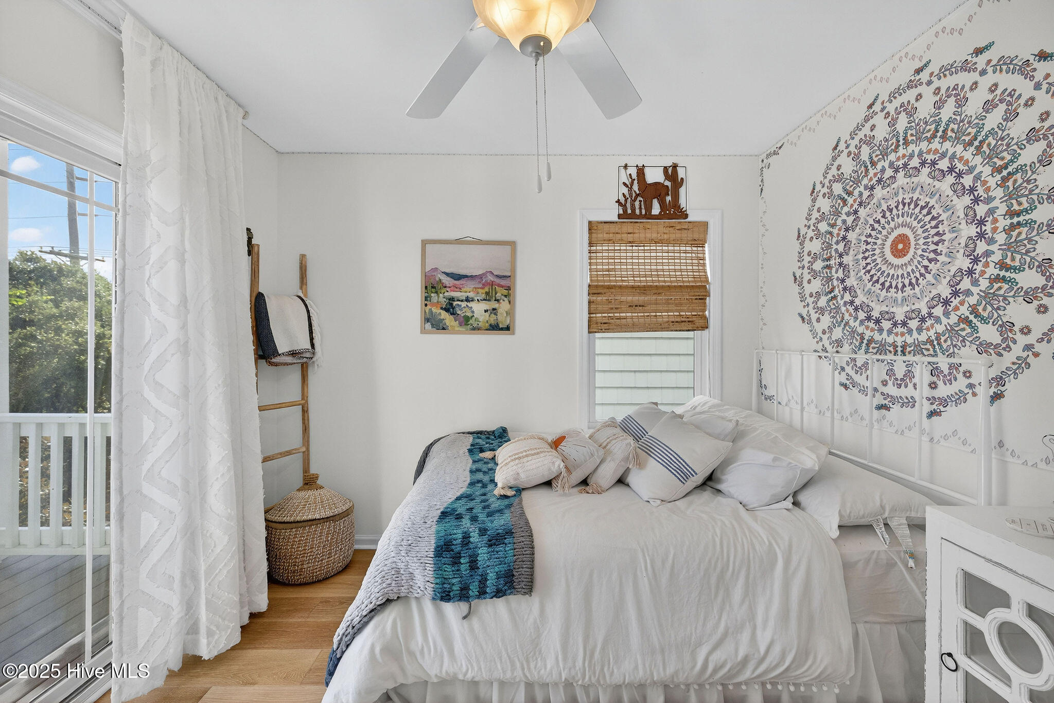 100533834 | Photo 34