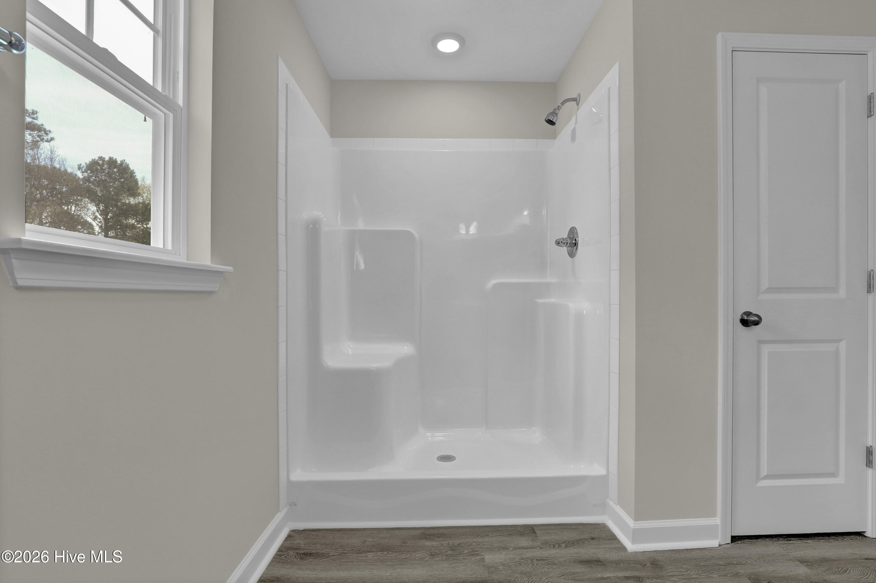 100488784 | Photo 30