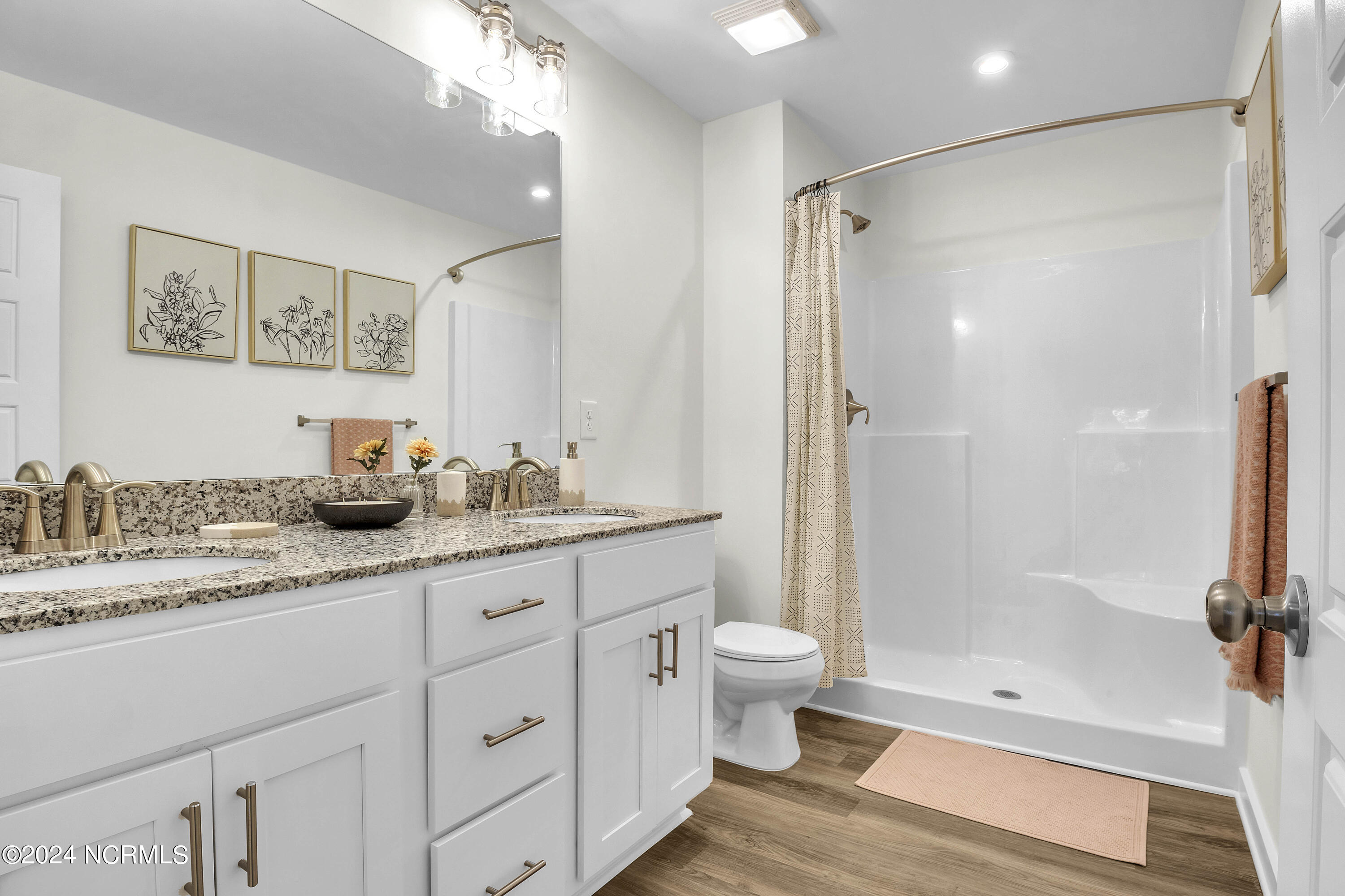 100544672 | Photo 13