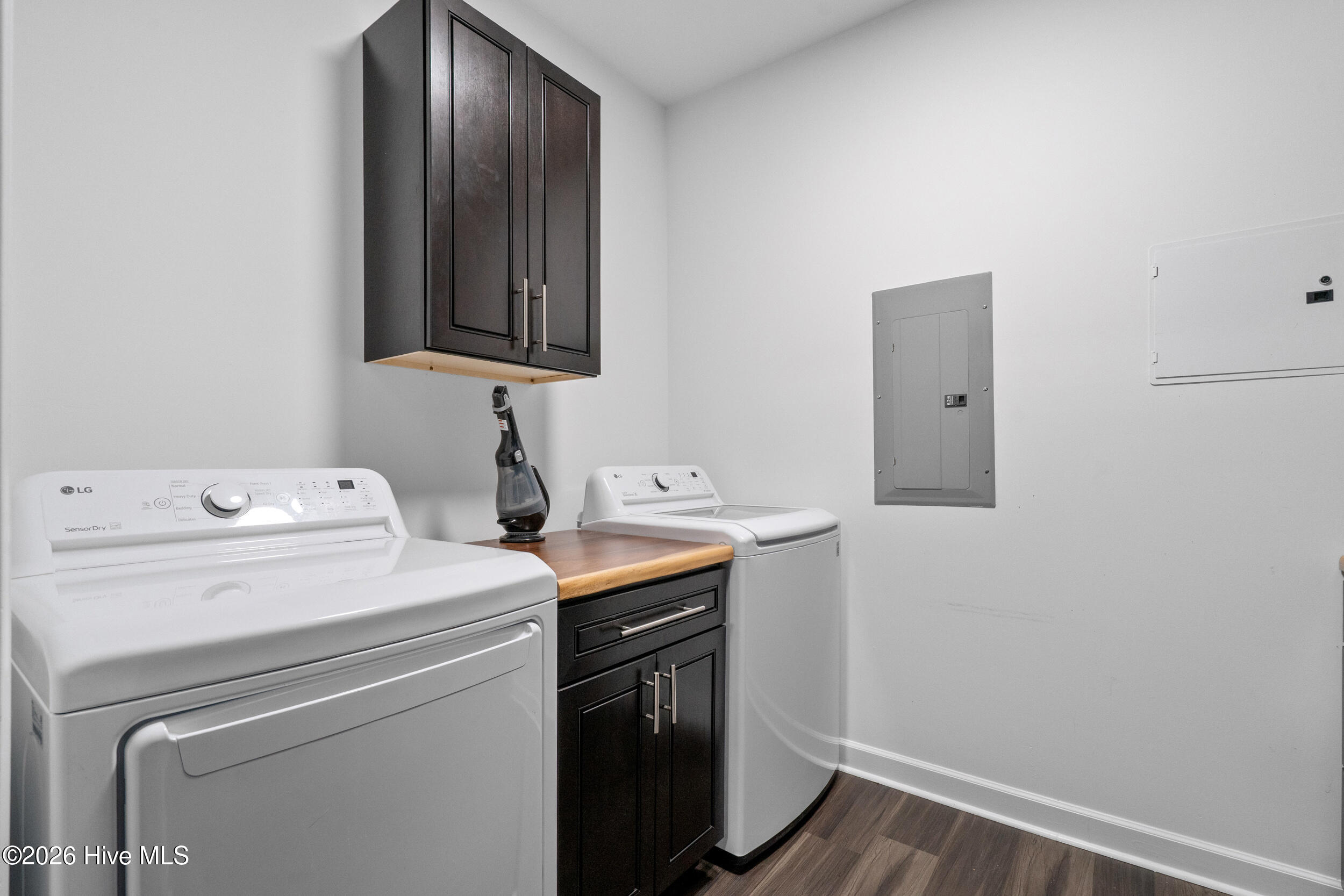 100556041 | Photo 23