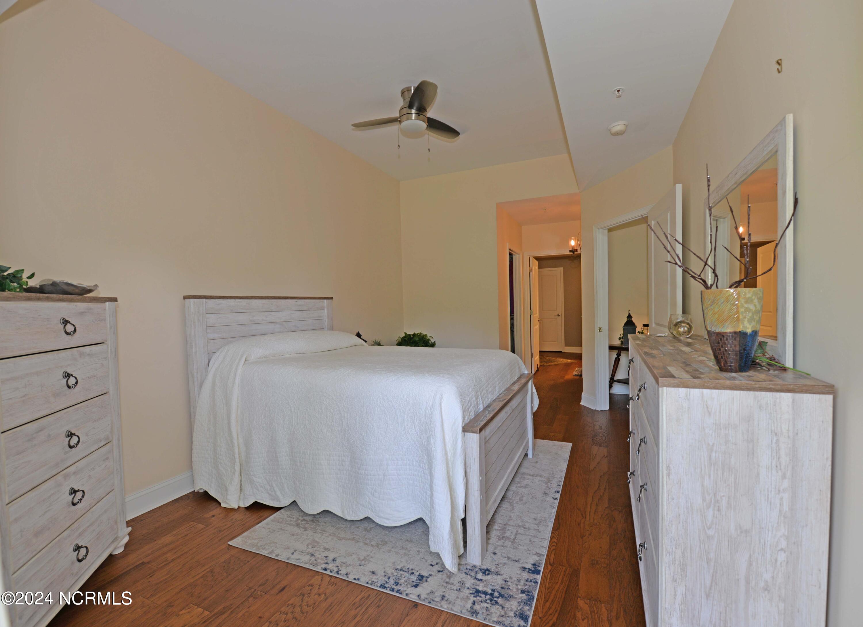 100443482 | Photo 15