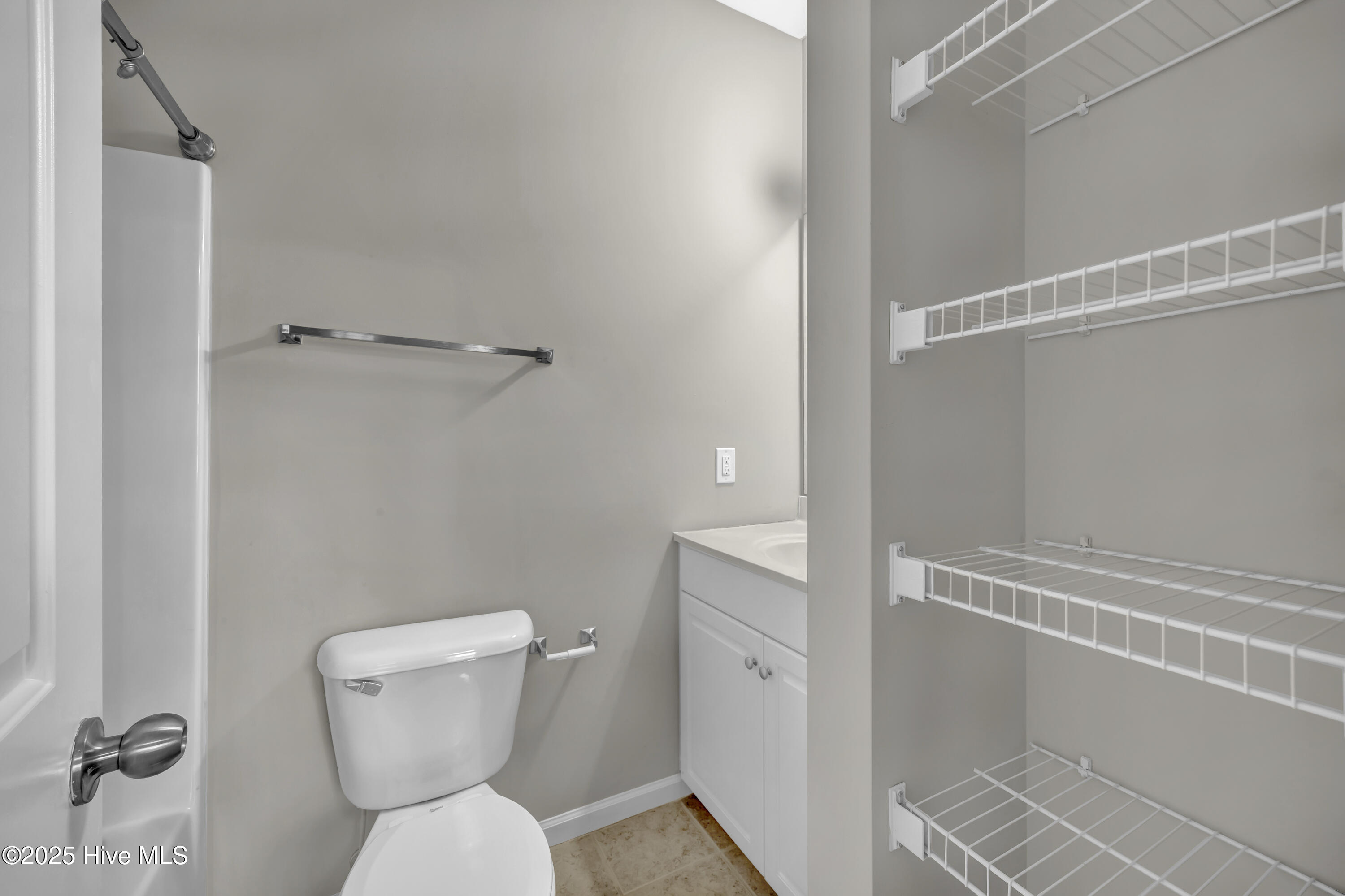 100538265 | Photo 14