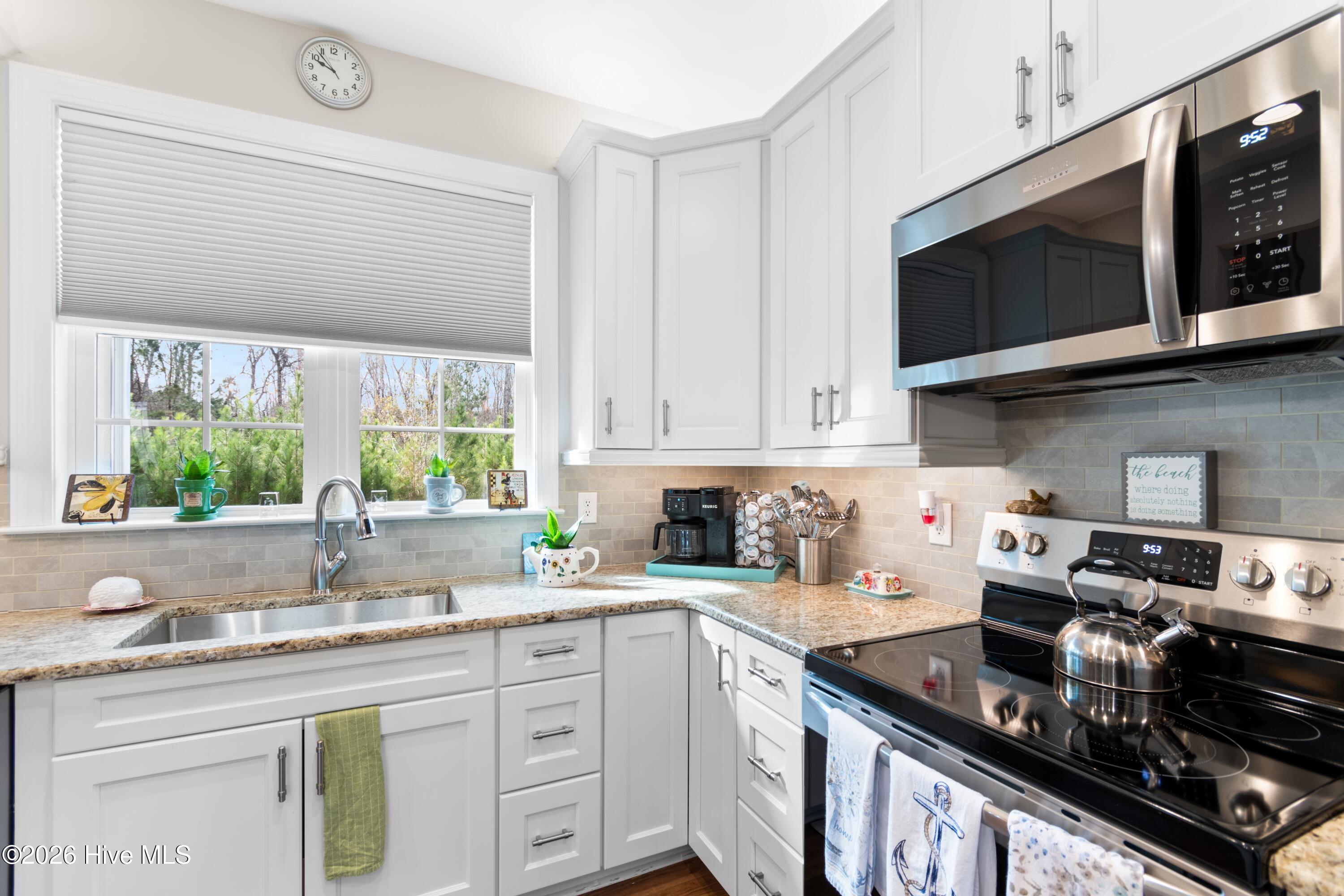 100548806 | Photo 19