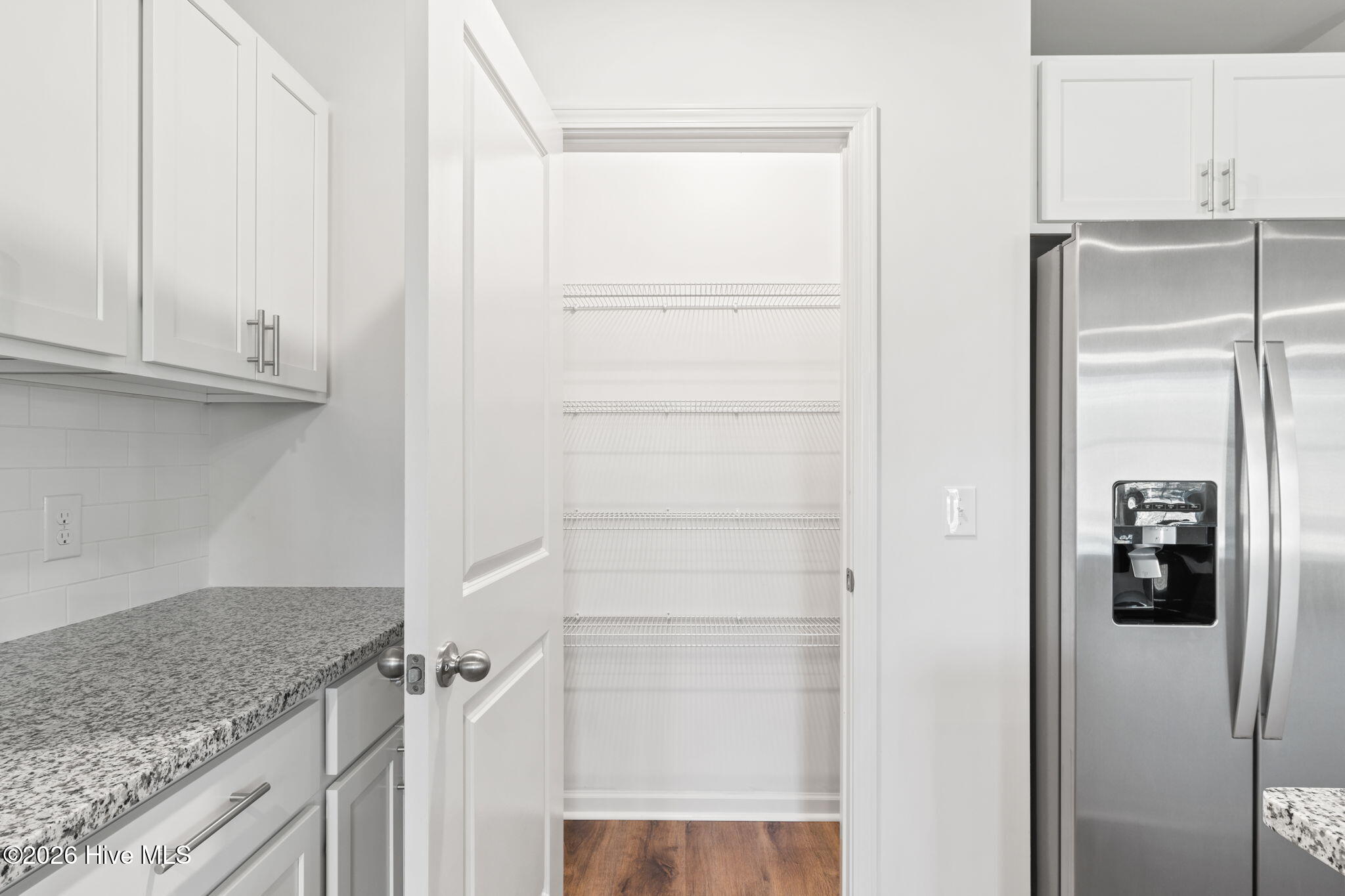 100549751 | Photo 26