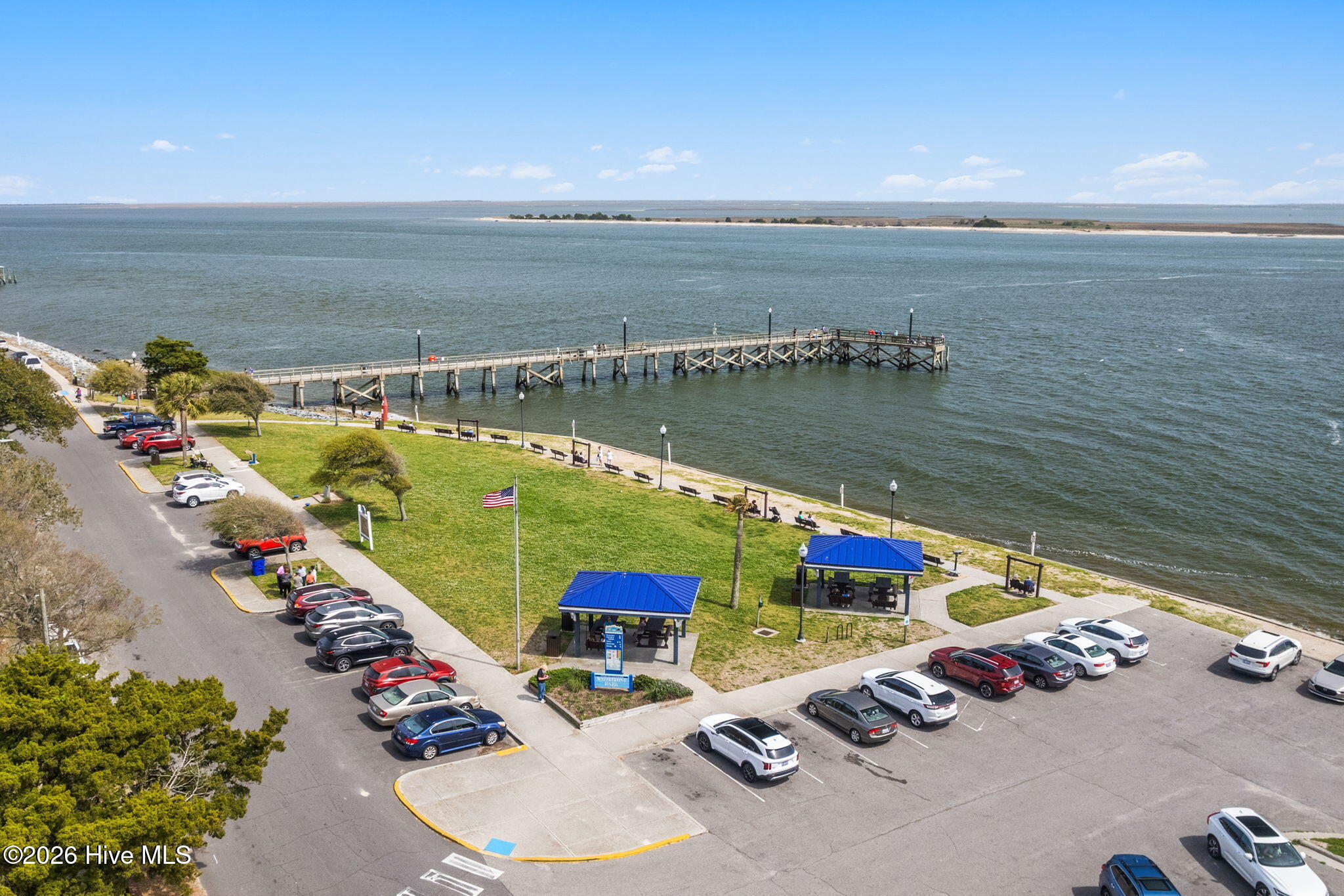 100561861 | Photo 63