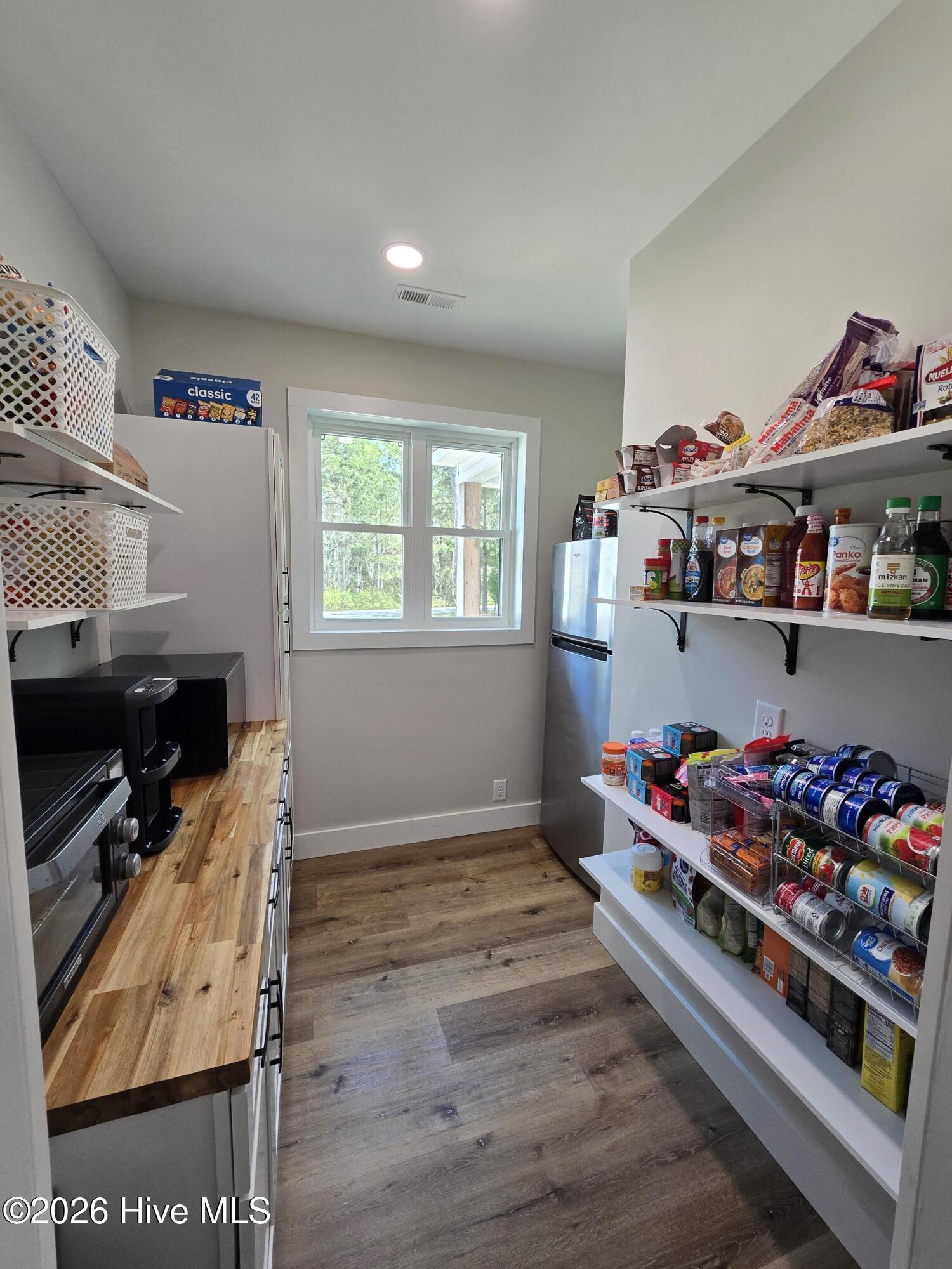 100563547 | Photo 10