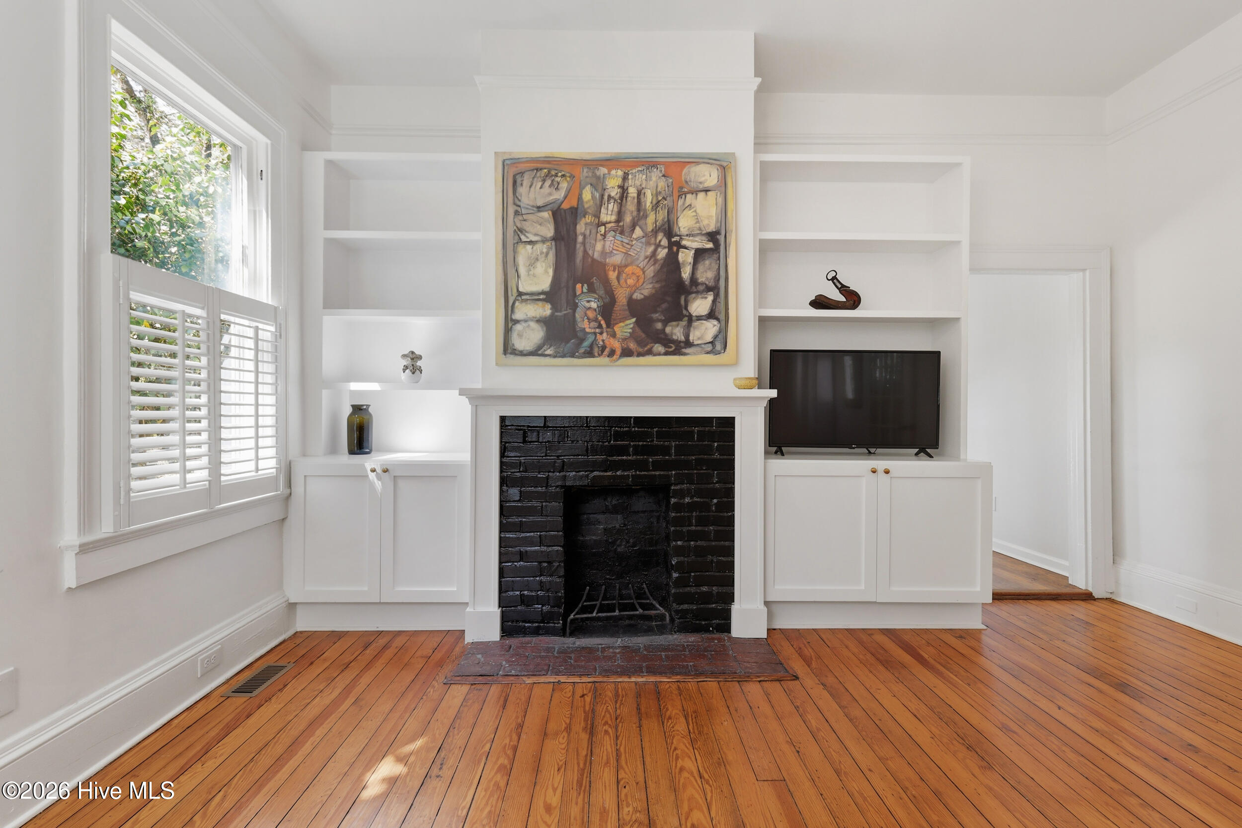 100561300 | Photo 16