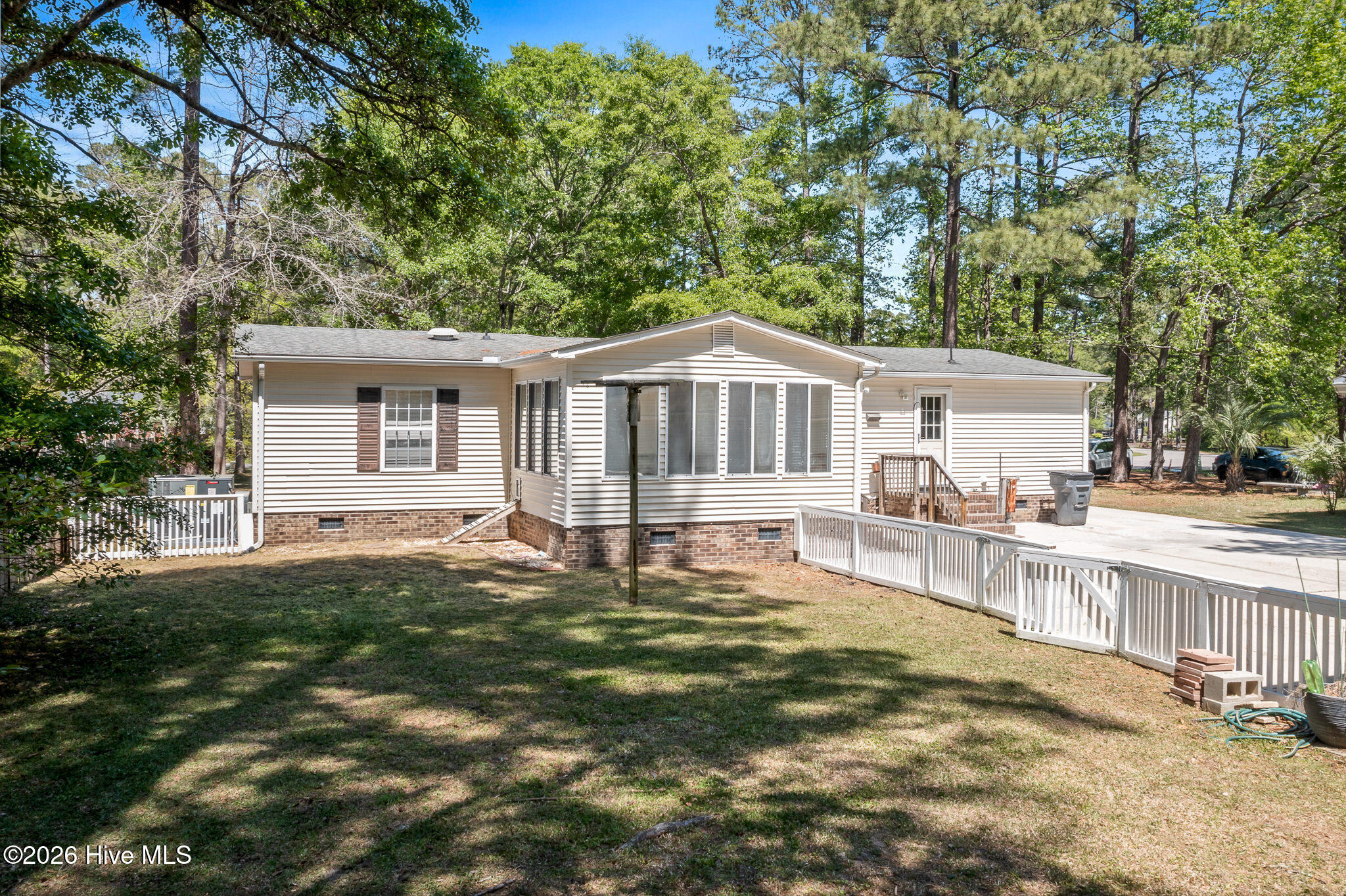 100567029 | Photo 41