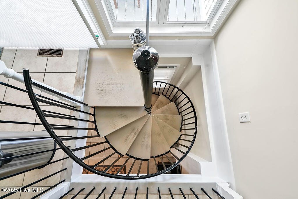 100544569 | Photo 42