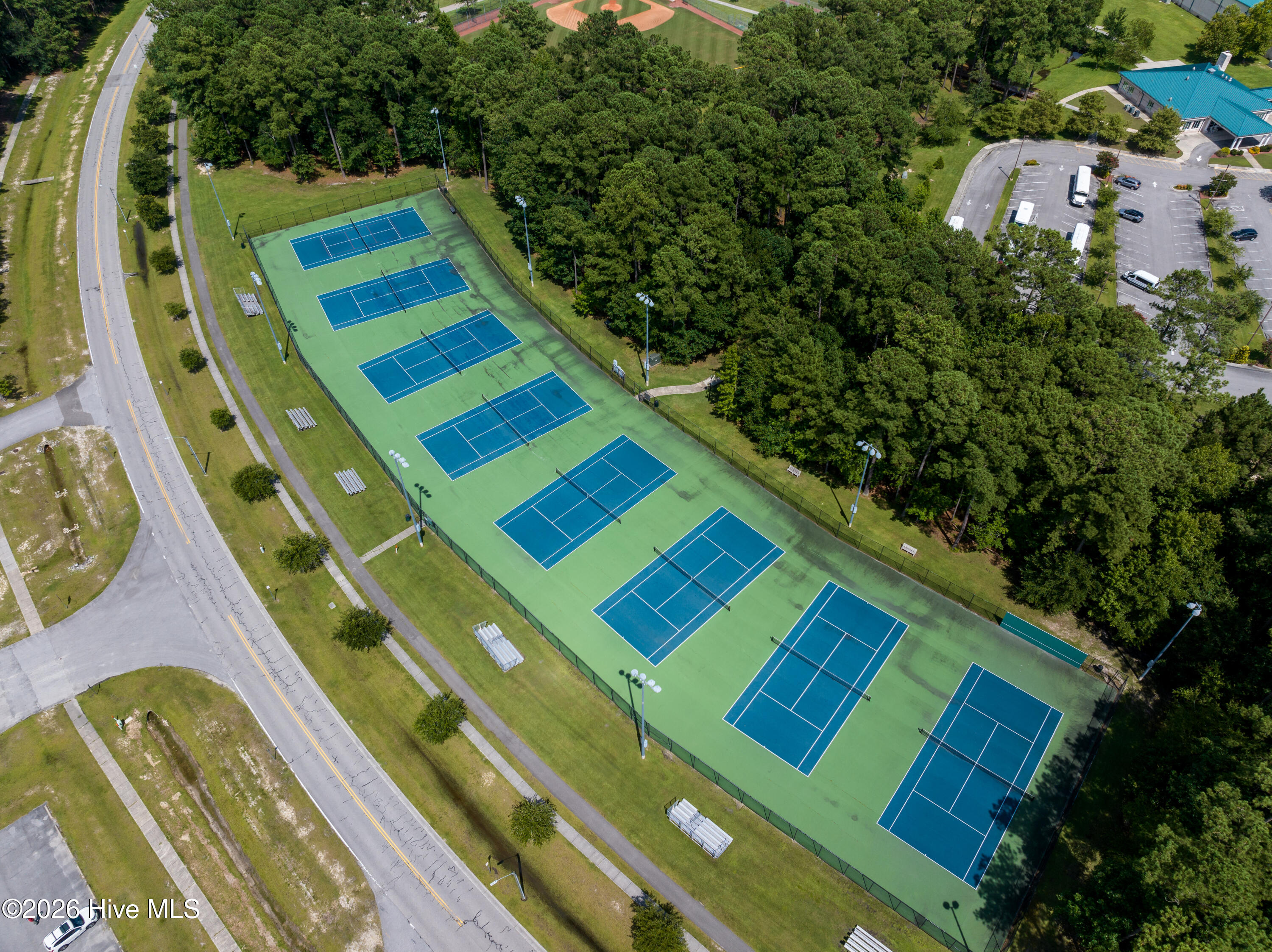 100560266 | Photo 33