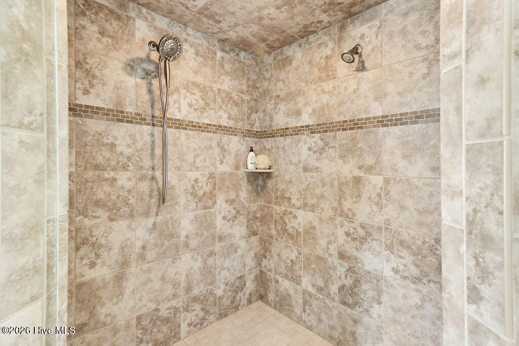 100562114 | Photo 23