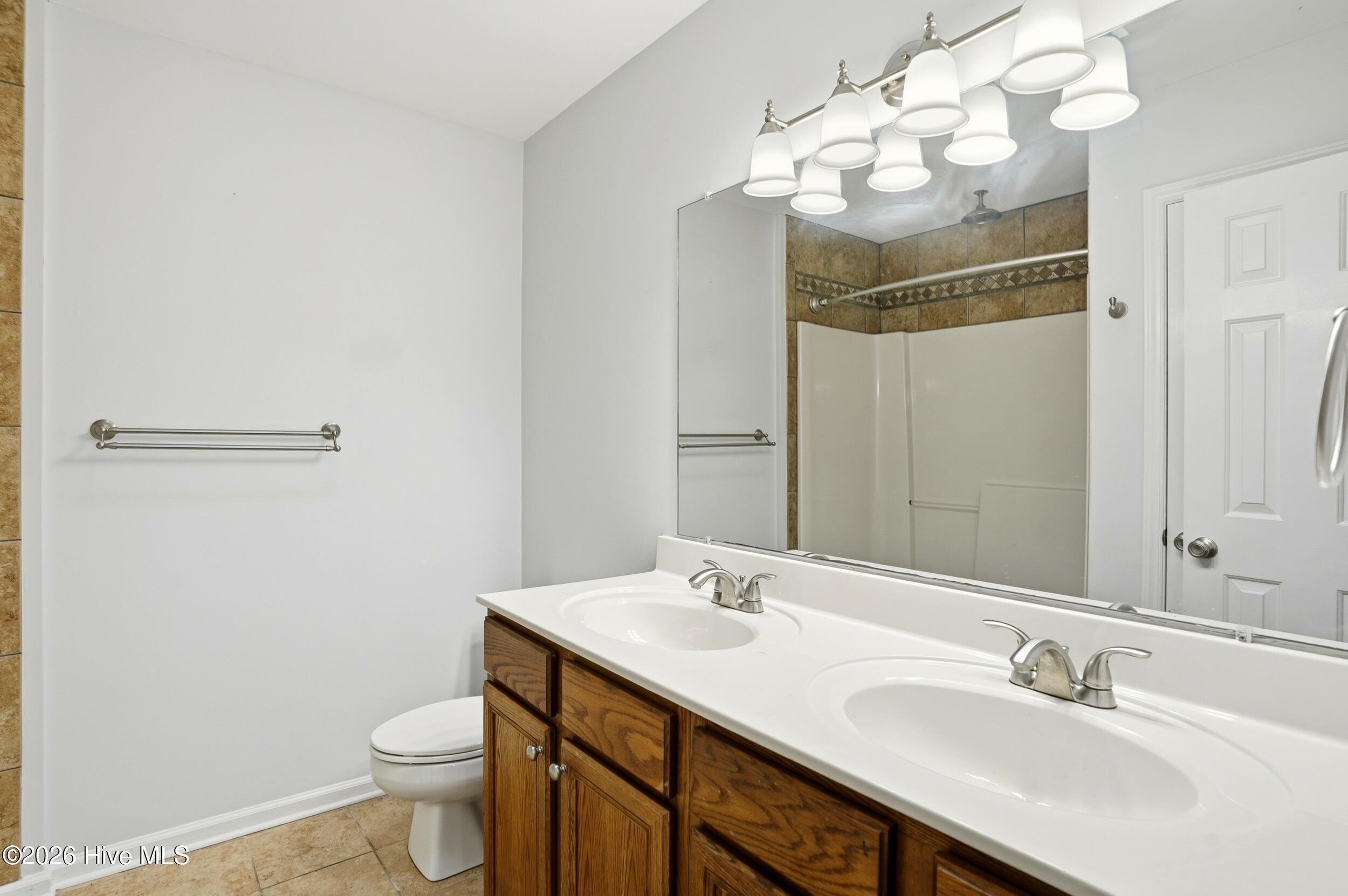 100557248 | Photo 17