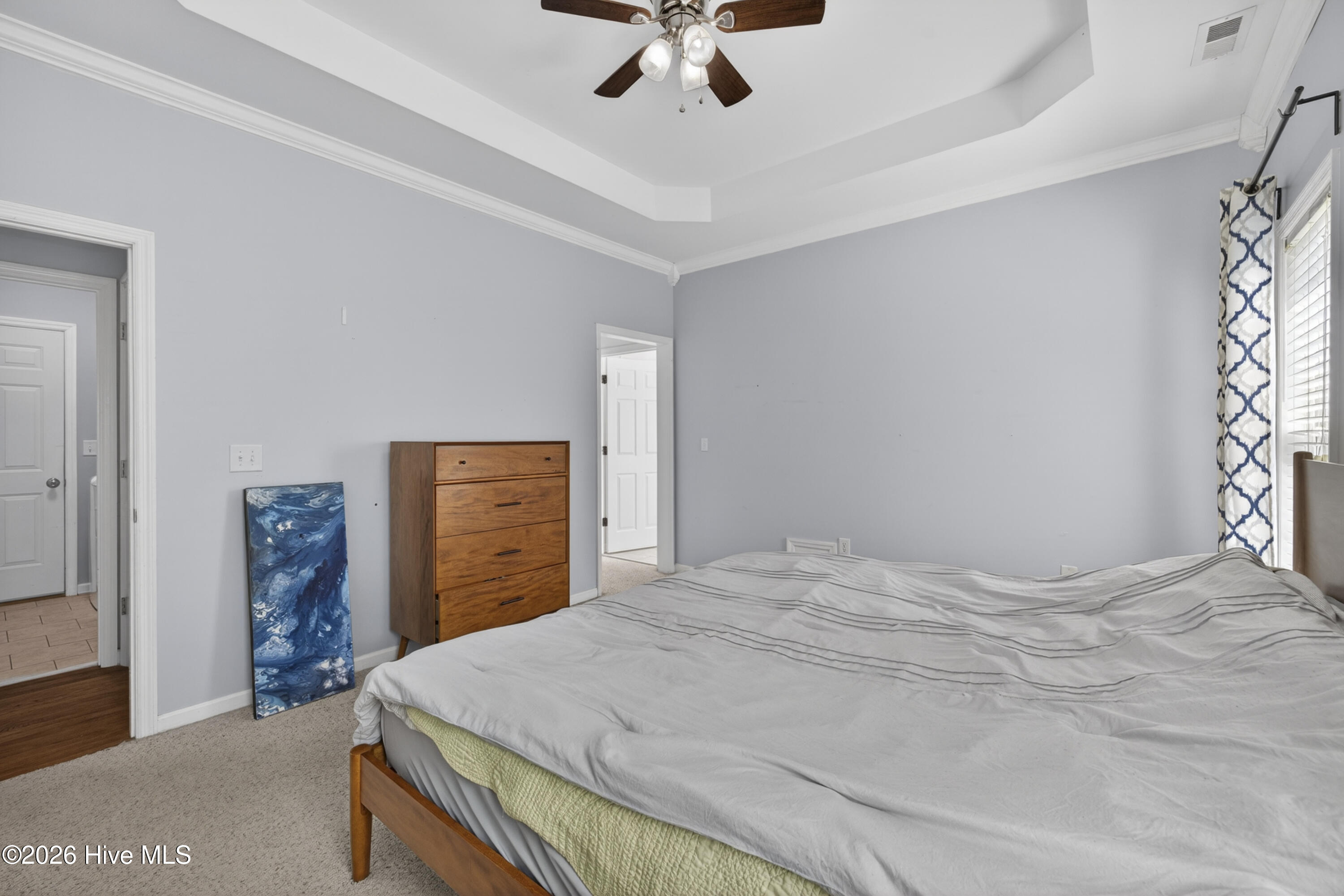 100570330 | Photo 28