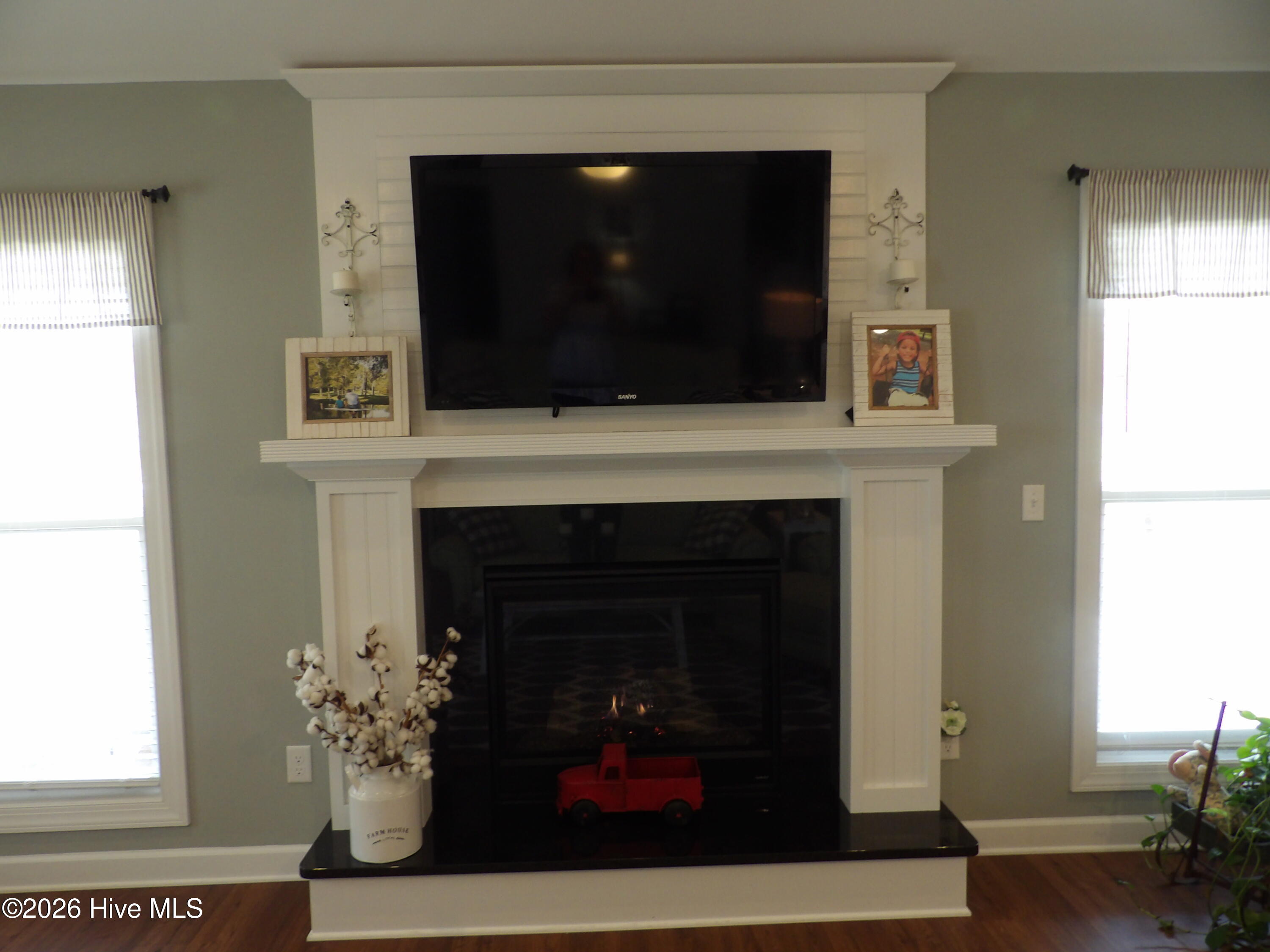 100561891 | Photo 13