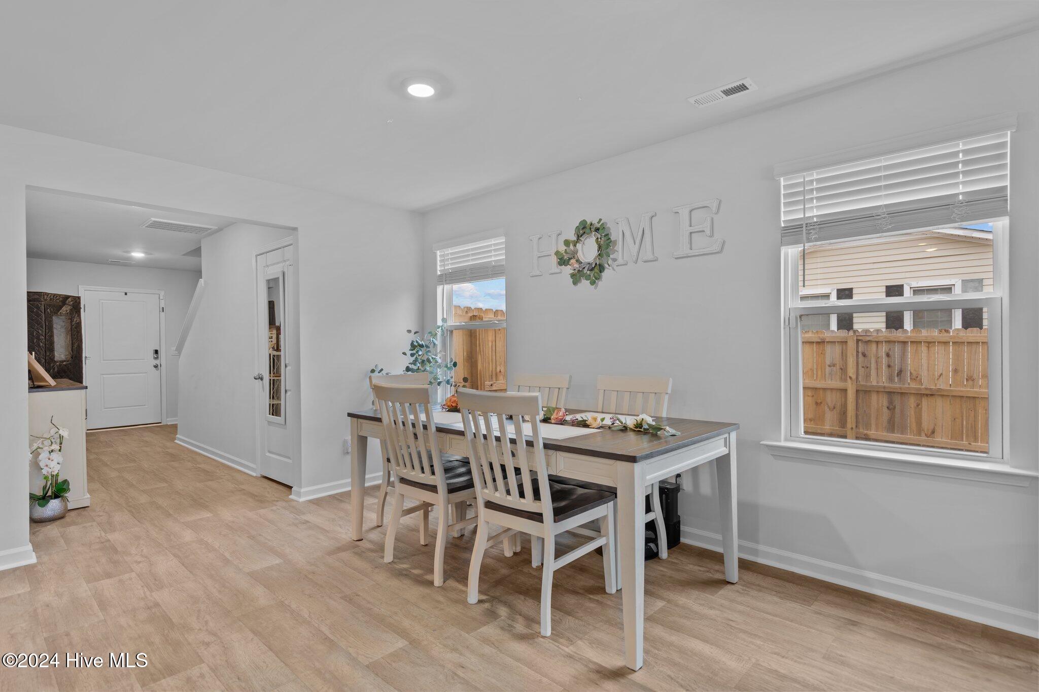 100557266 | Photo 12