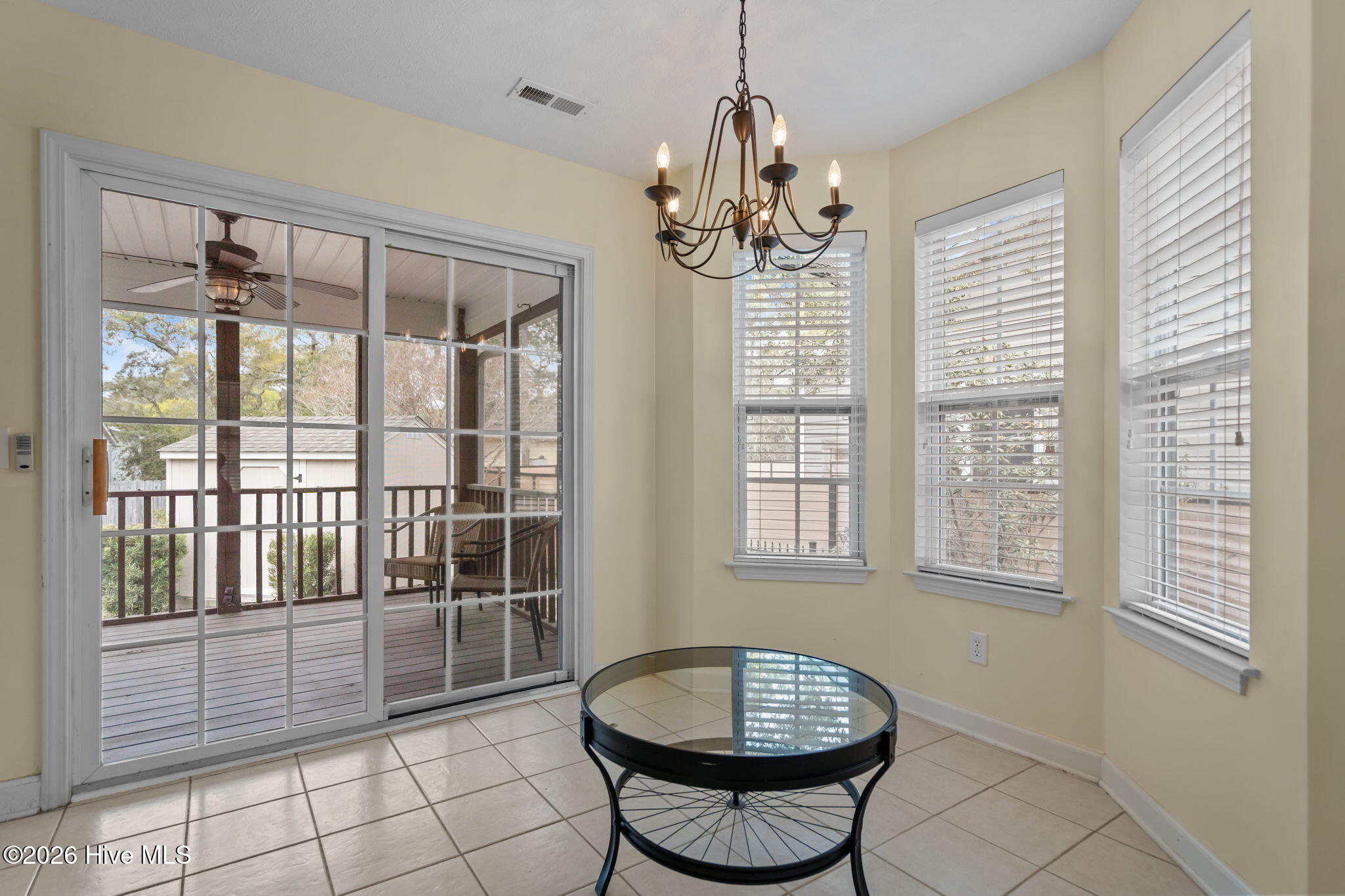 100564732 | Photo 13