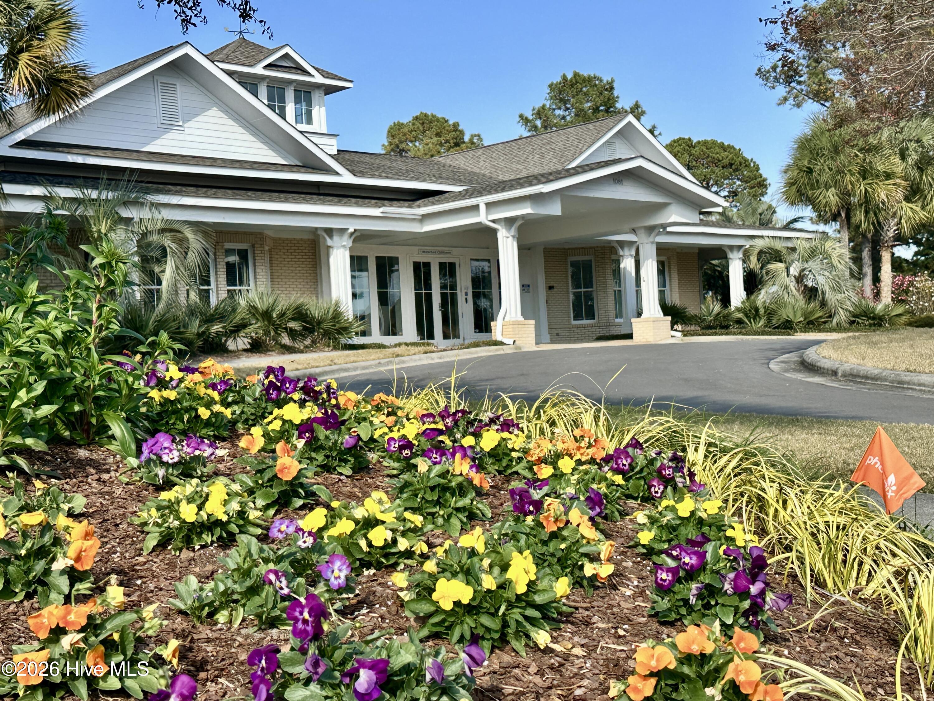 100554045 | Photo 42