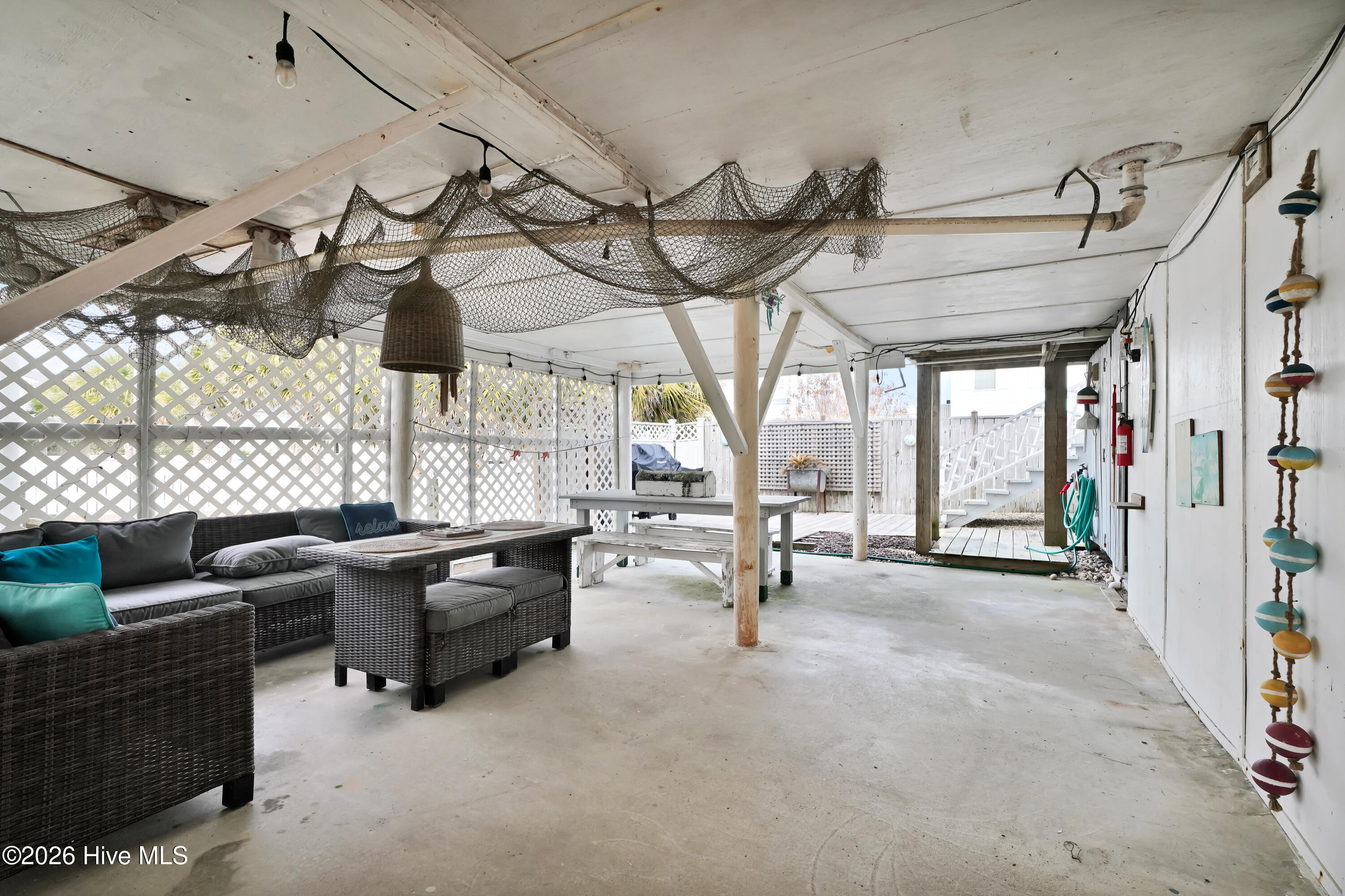 100552516 | Photo 35