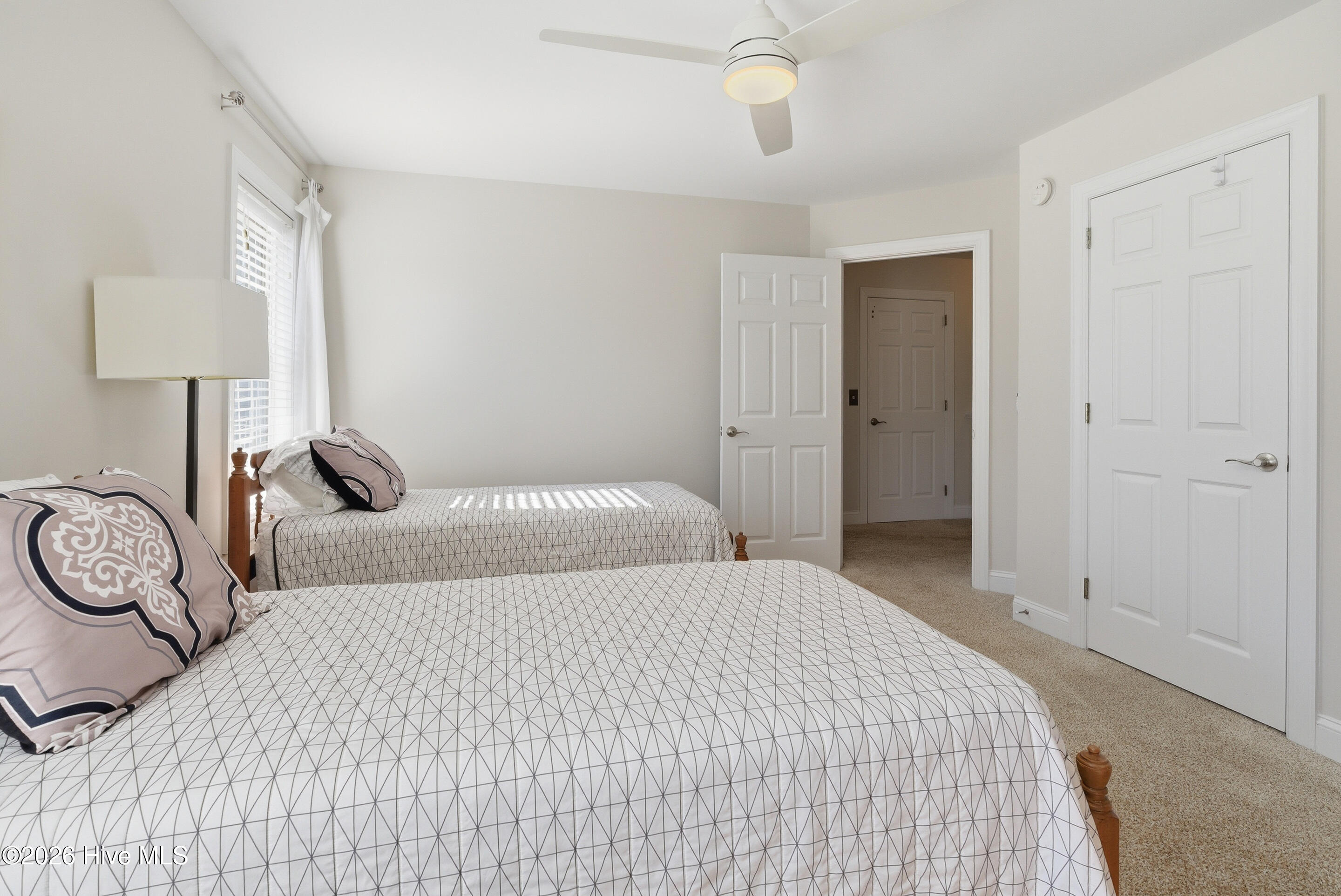 100561643 | Photo 29