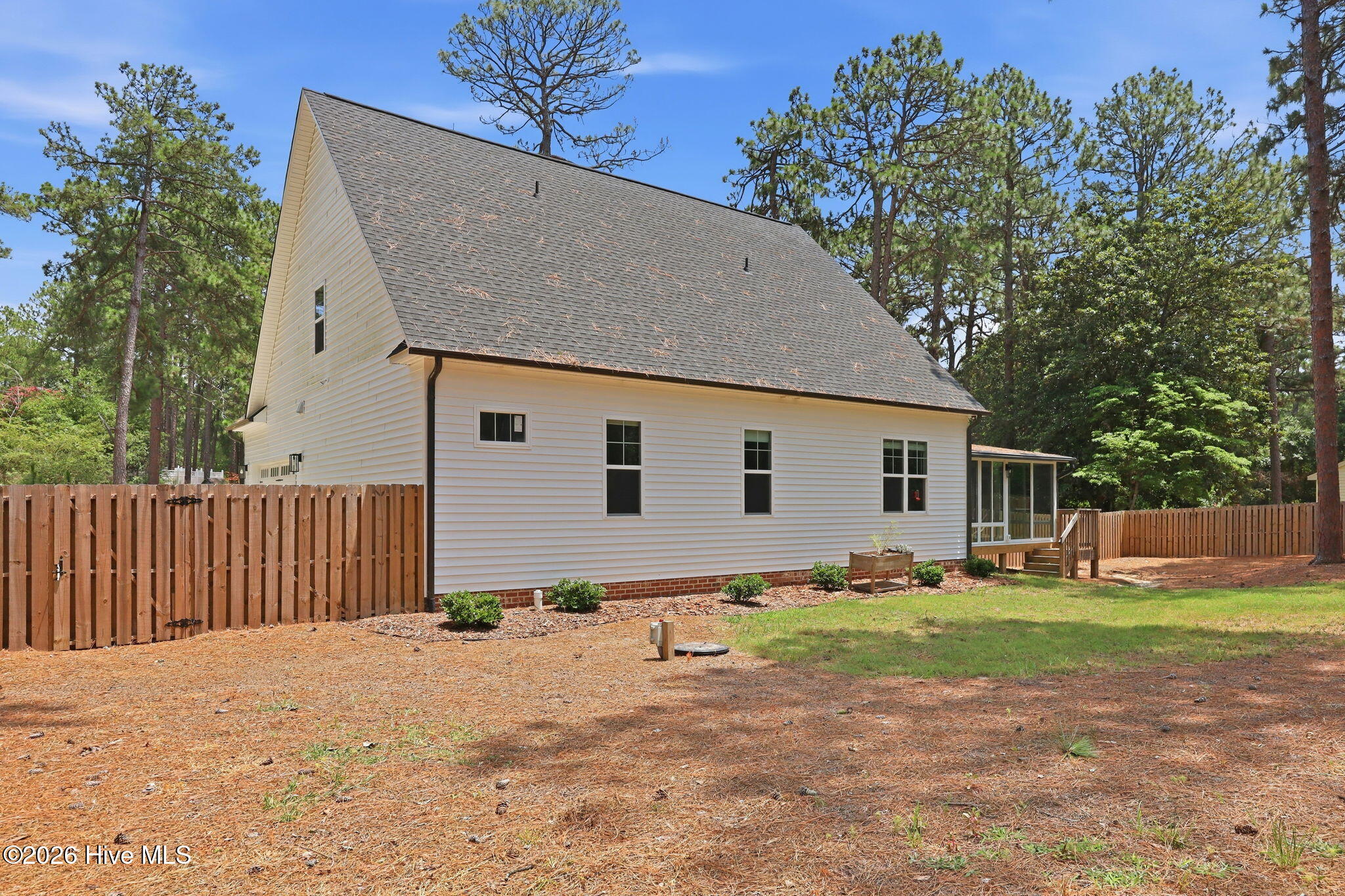 Exterior photo of 1750 E Indiana Avenue, Southern Pines, NC 28387. MLS: 100587334