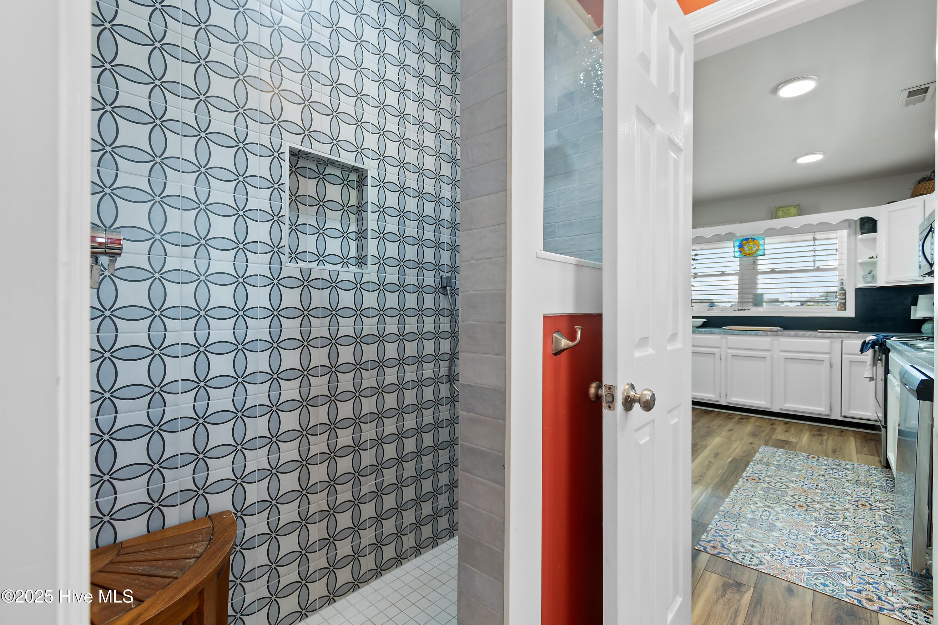 100520391 | Photo 27