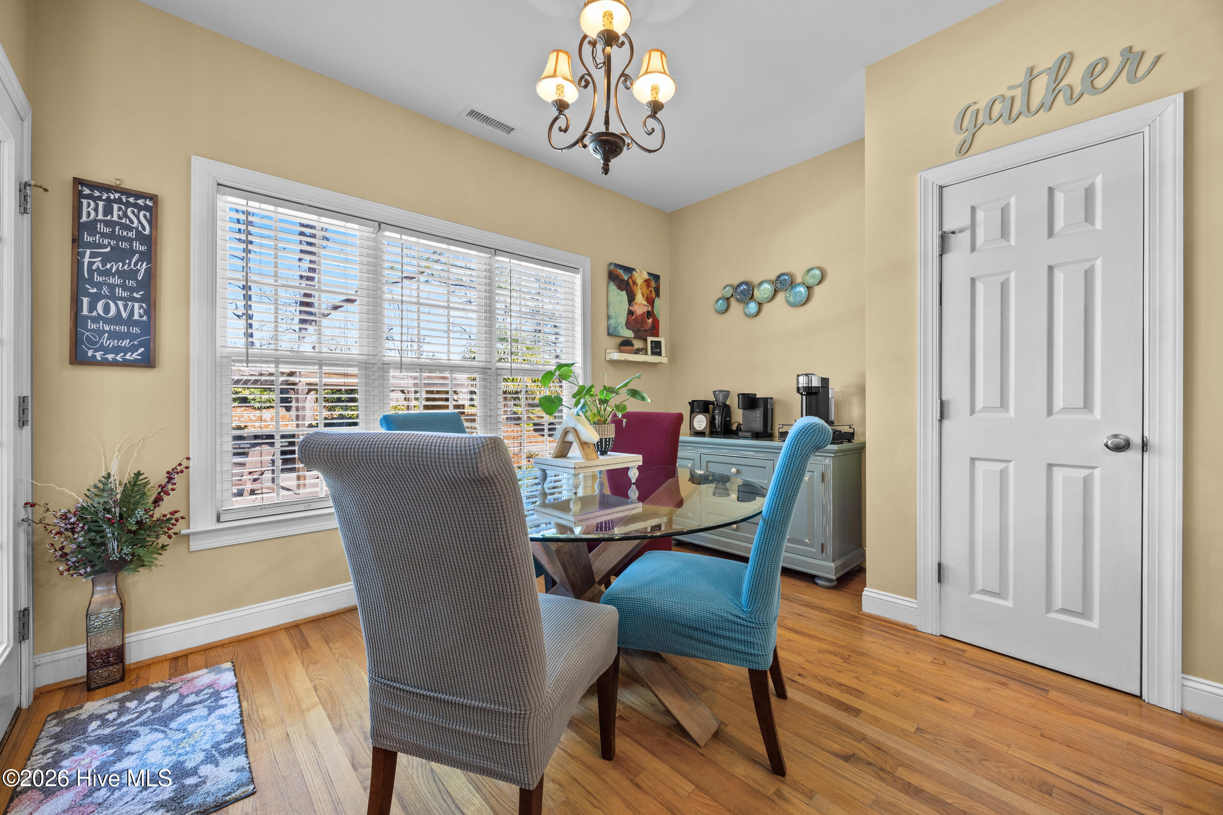 100550325 | Photo 21