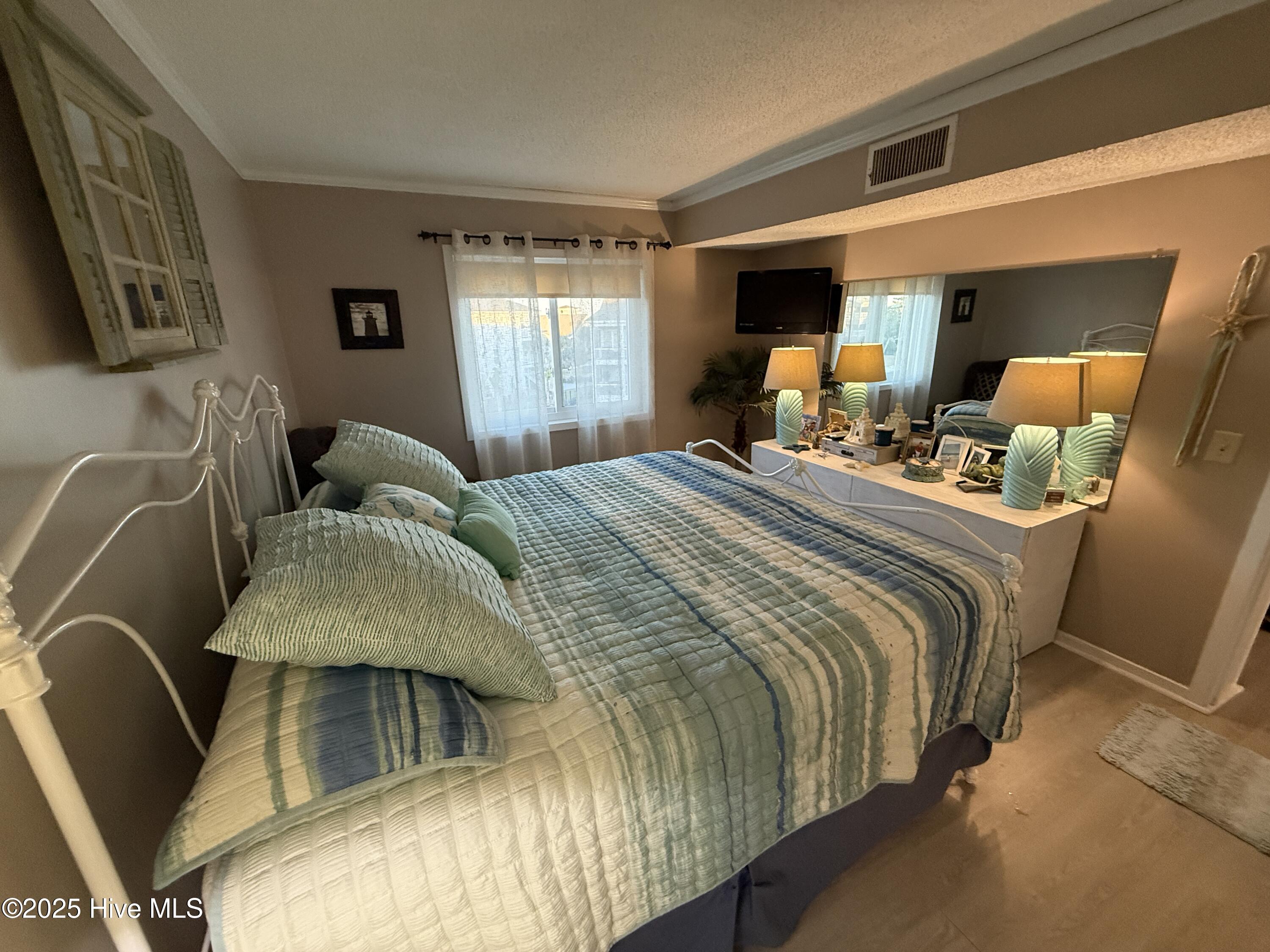 100542609 | Photo 16