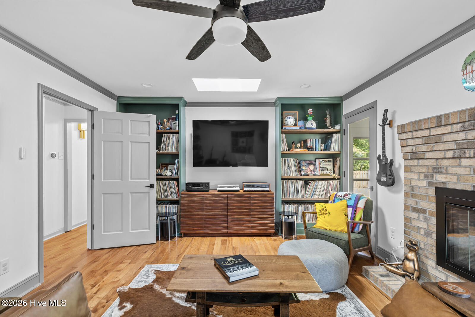 100569871 | Photo 15