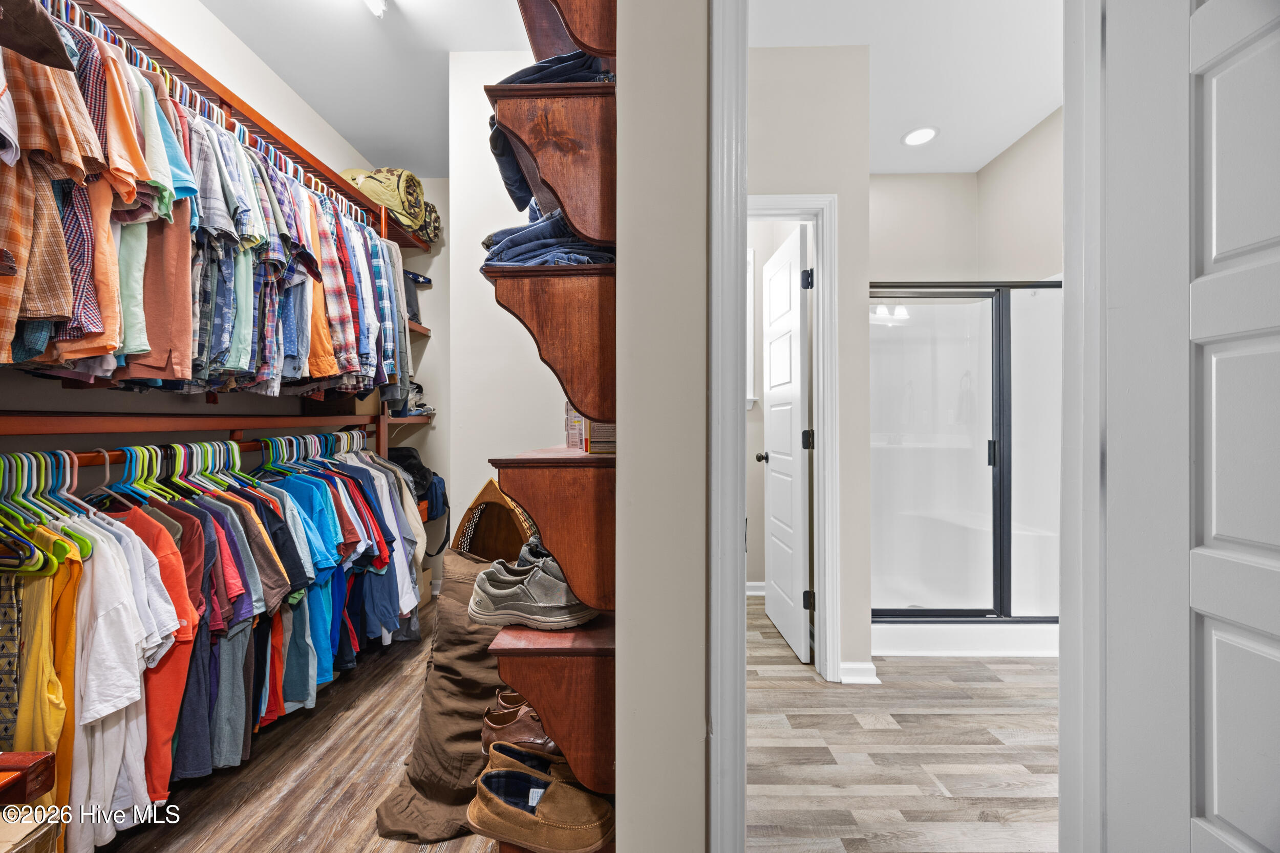 100549248 | Photo 34