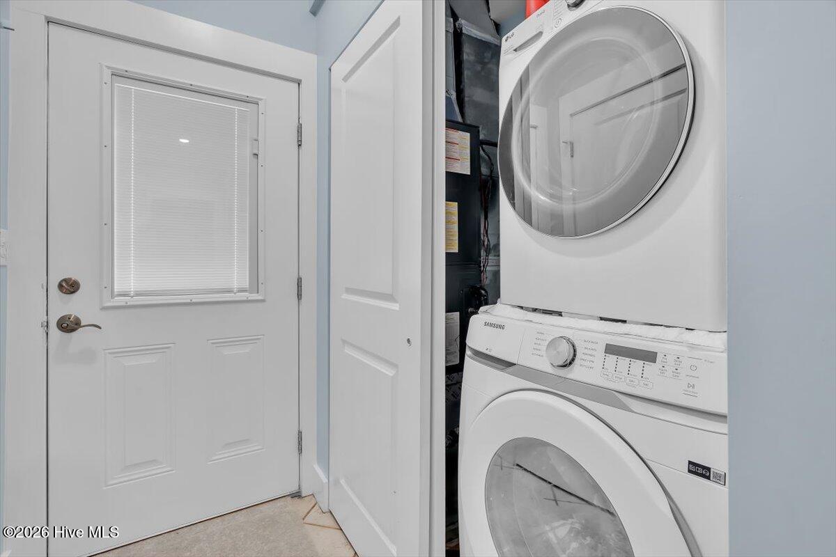 100553407 | Photo 35