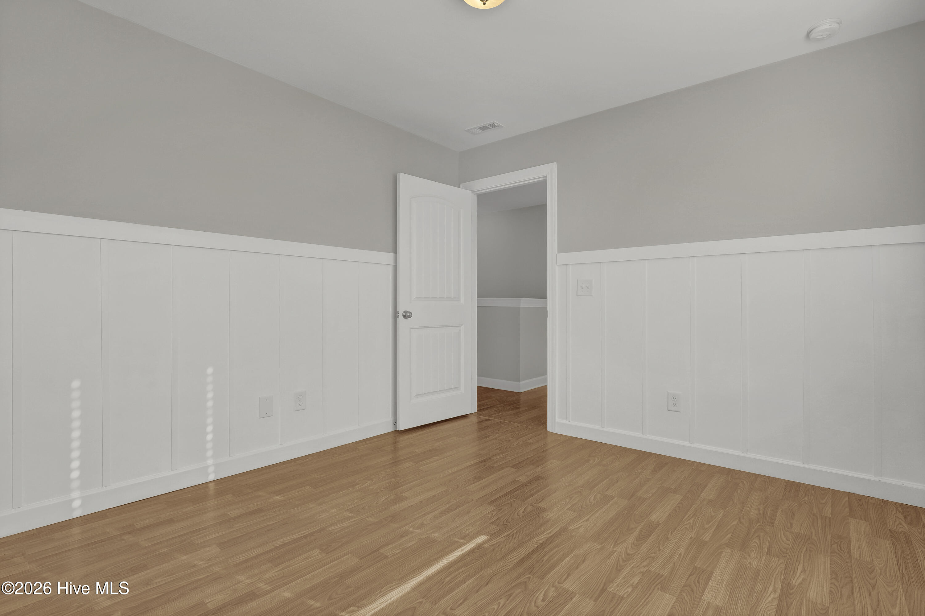 100550895 | Photo 34