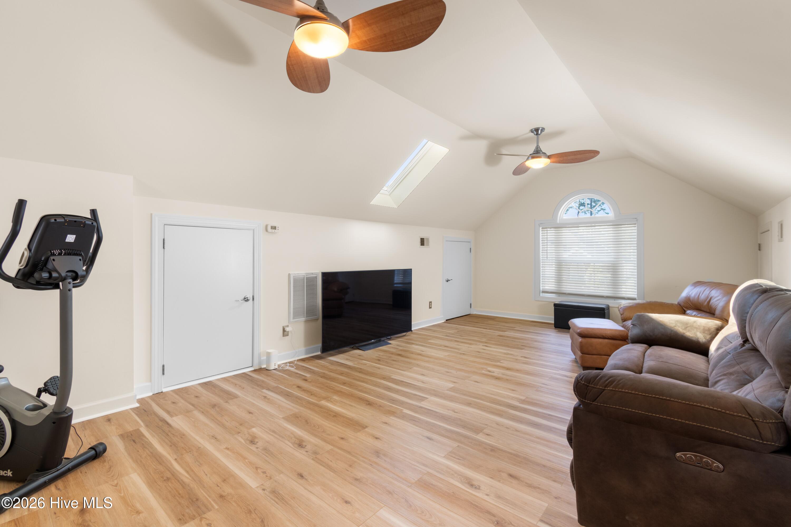 100564906 | Photo 39