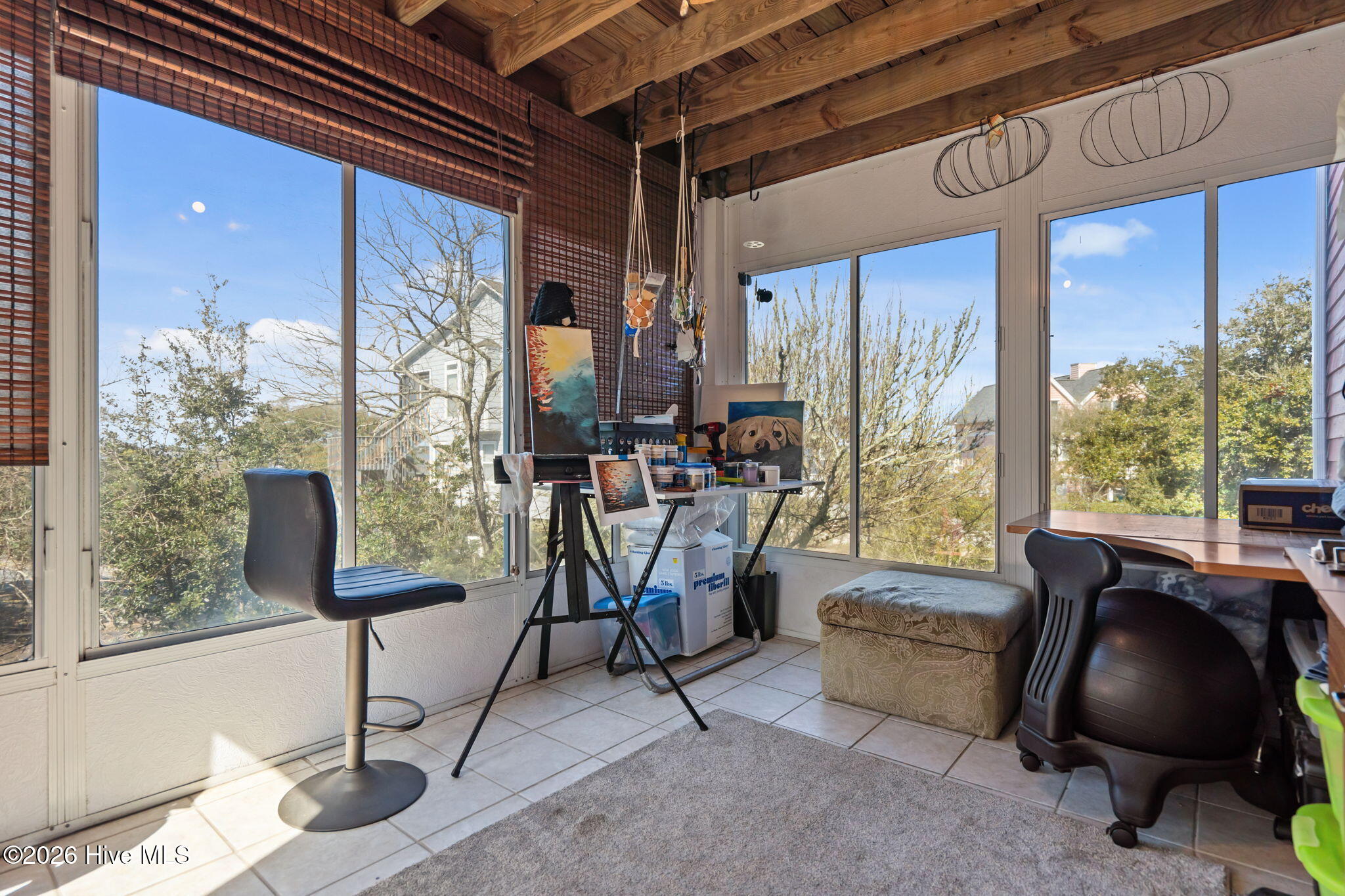 100561498 | Photo 32