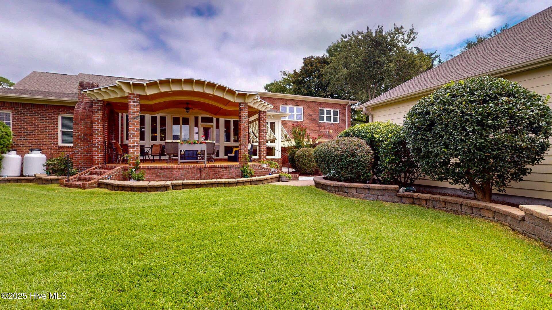 100528011 | Photo 28