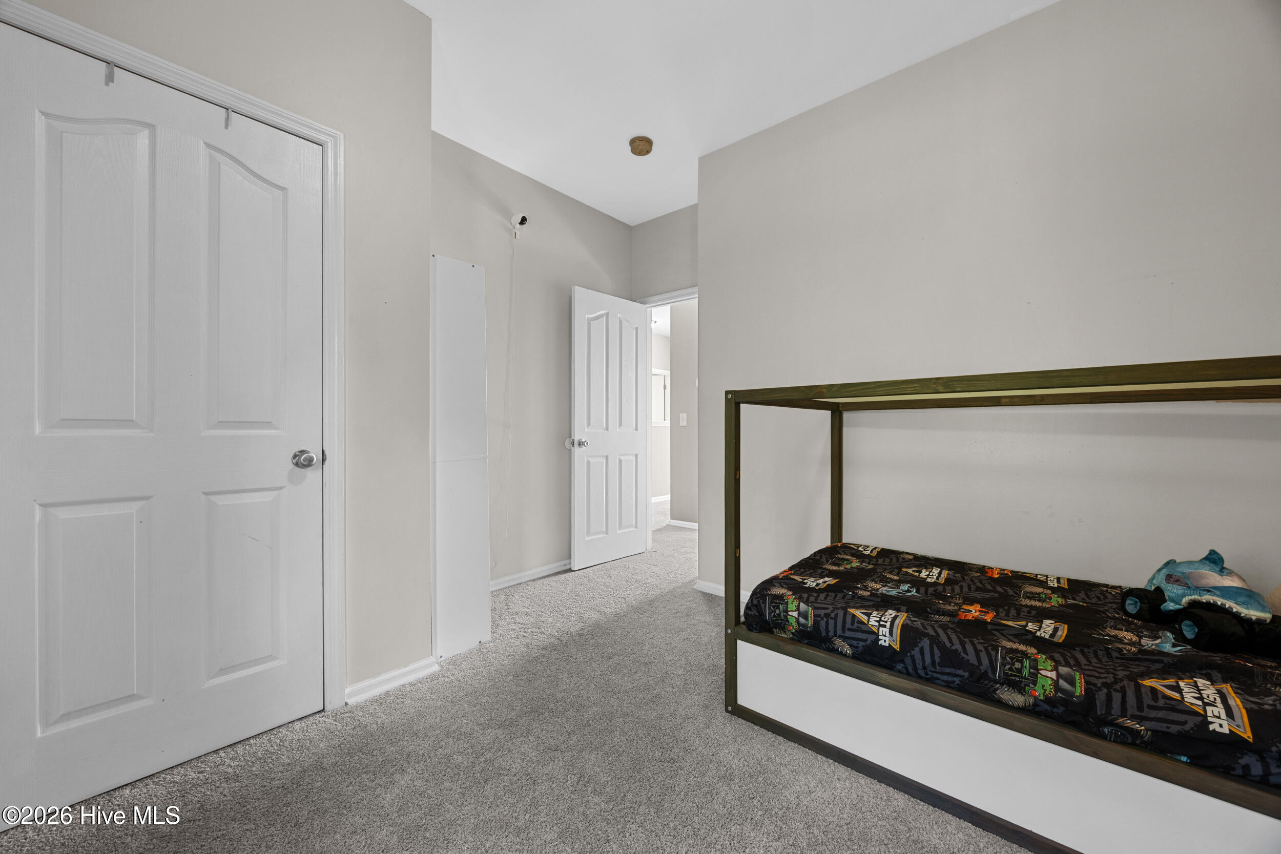 100567272 | Photo 31