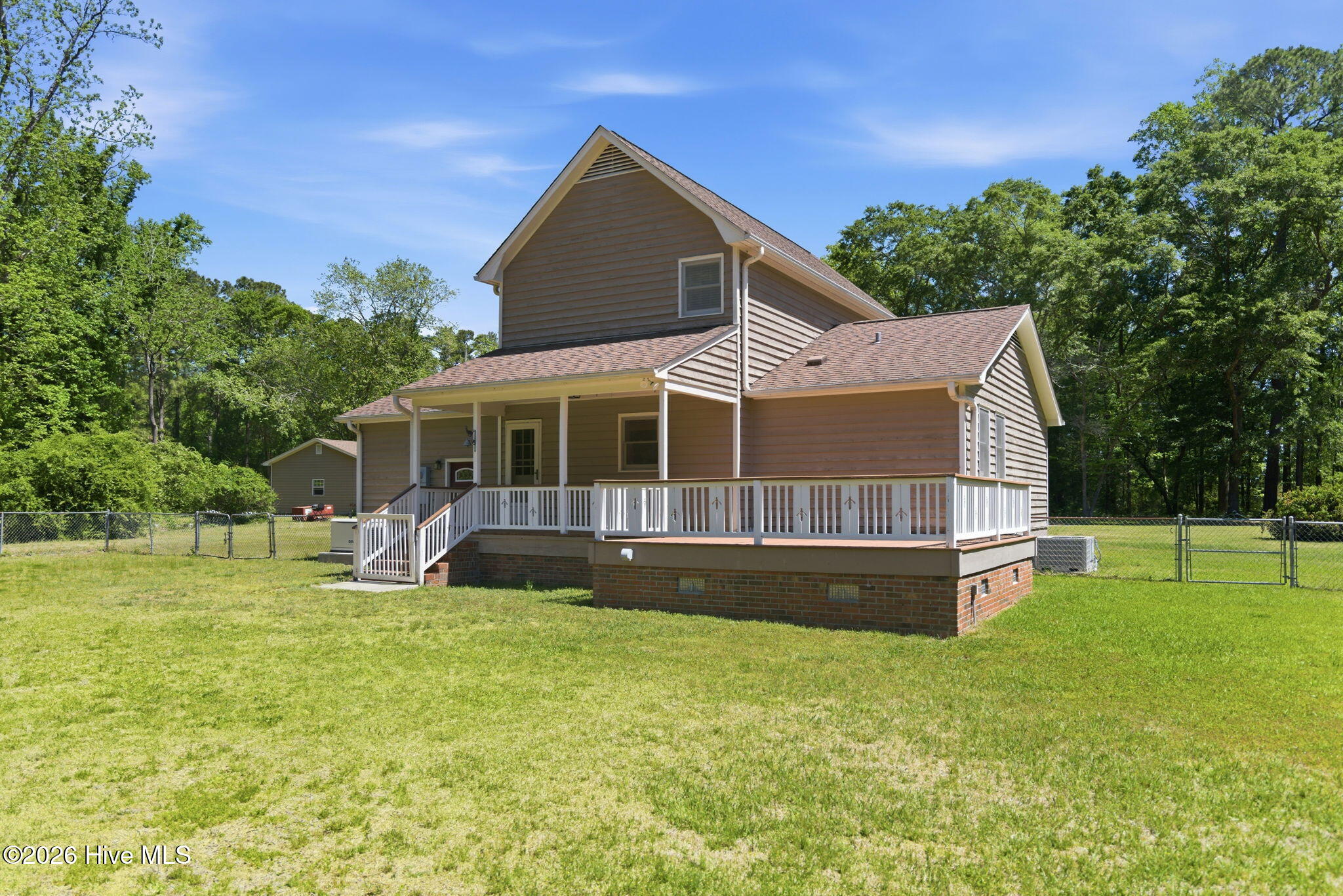 100569907 | Photo 44